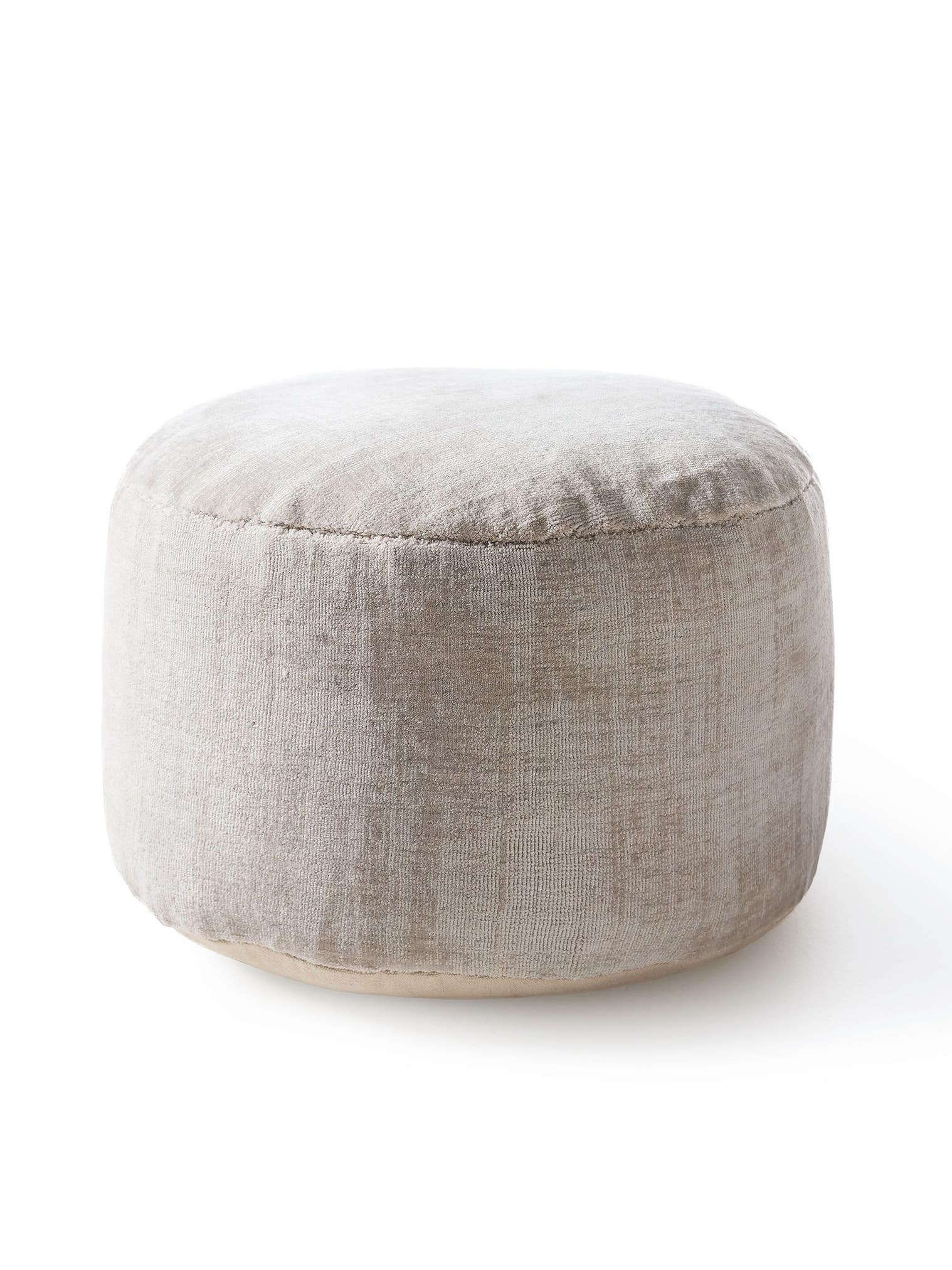 Pouf Nova Hellgrau im Design Uni aus 100% Viskose von benuta Pure