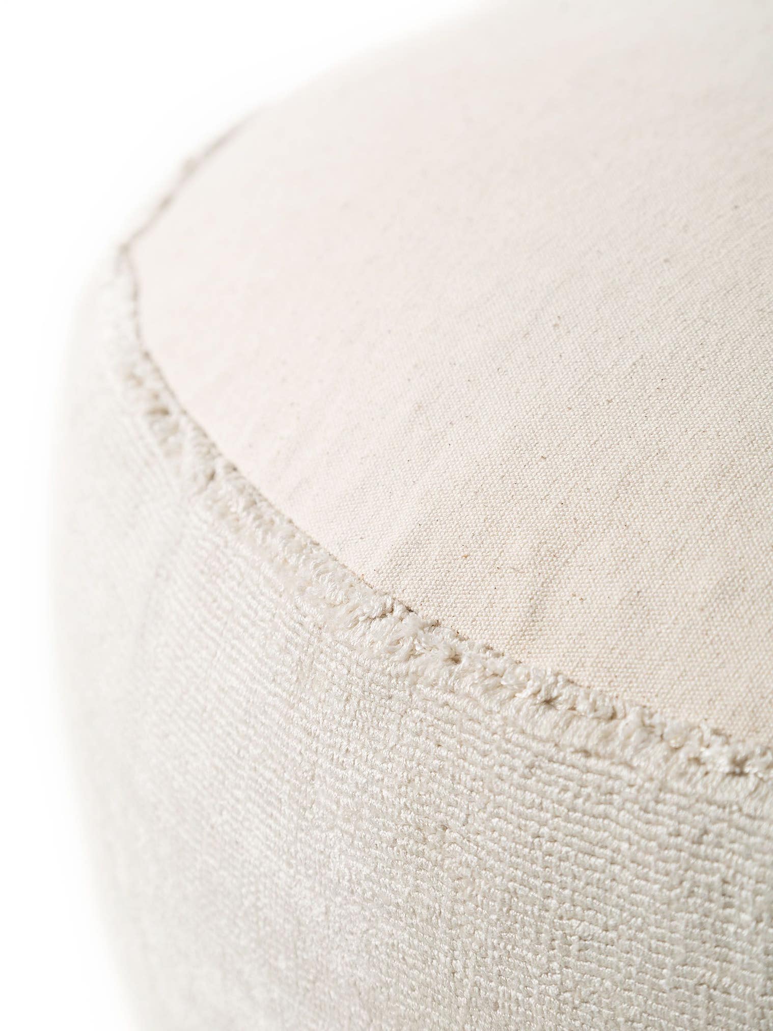 Pouf Nova Cream im Design Uni aus 100% Viskose von benuta Pure