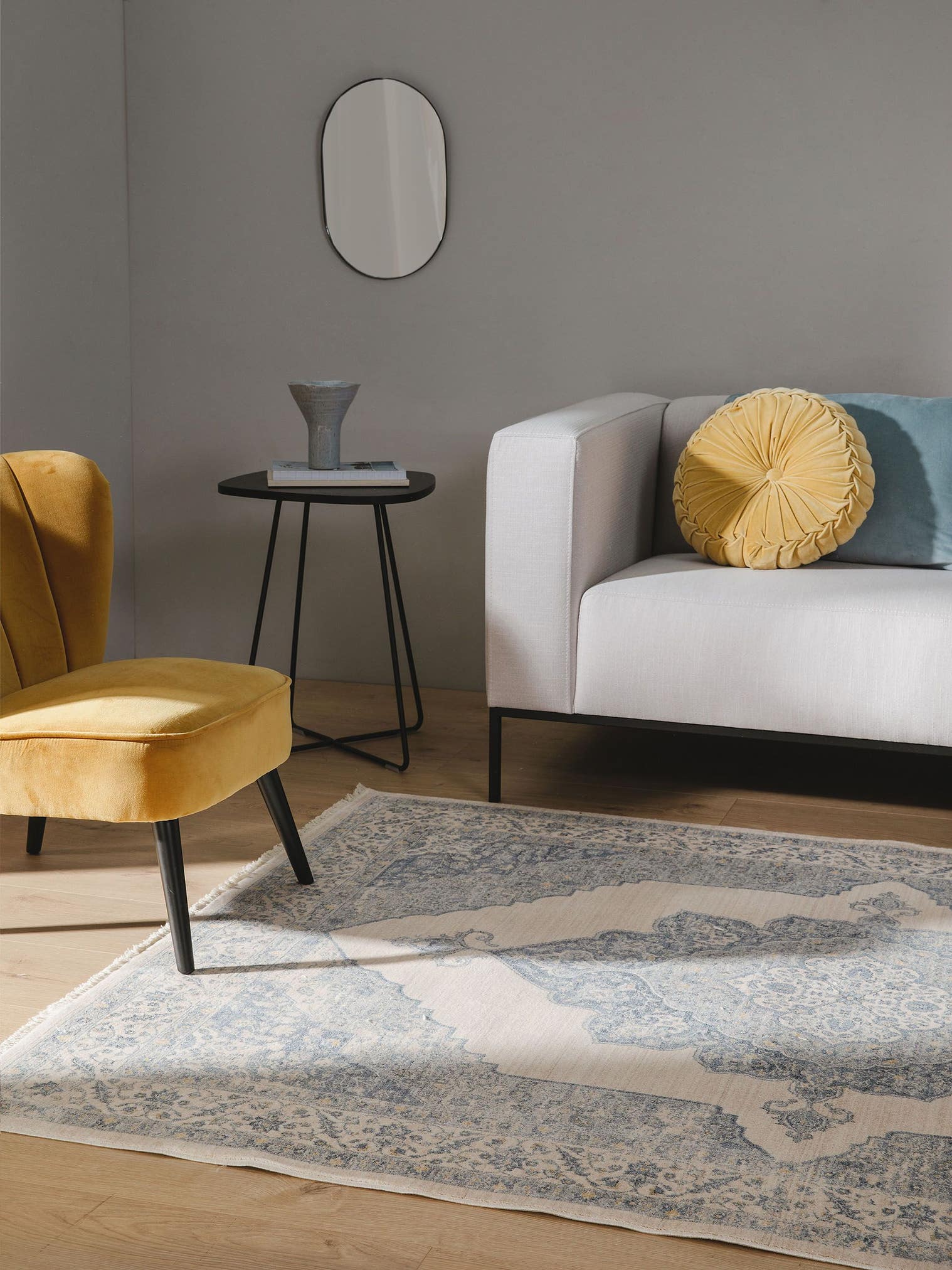 Teppich aus 100% Viskose in Blau mit bis 5 mm hohem Flor von benuta Pop