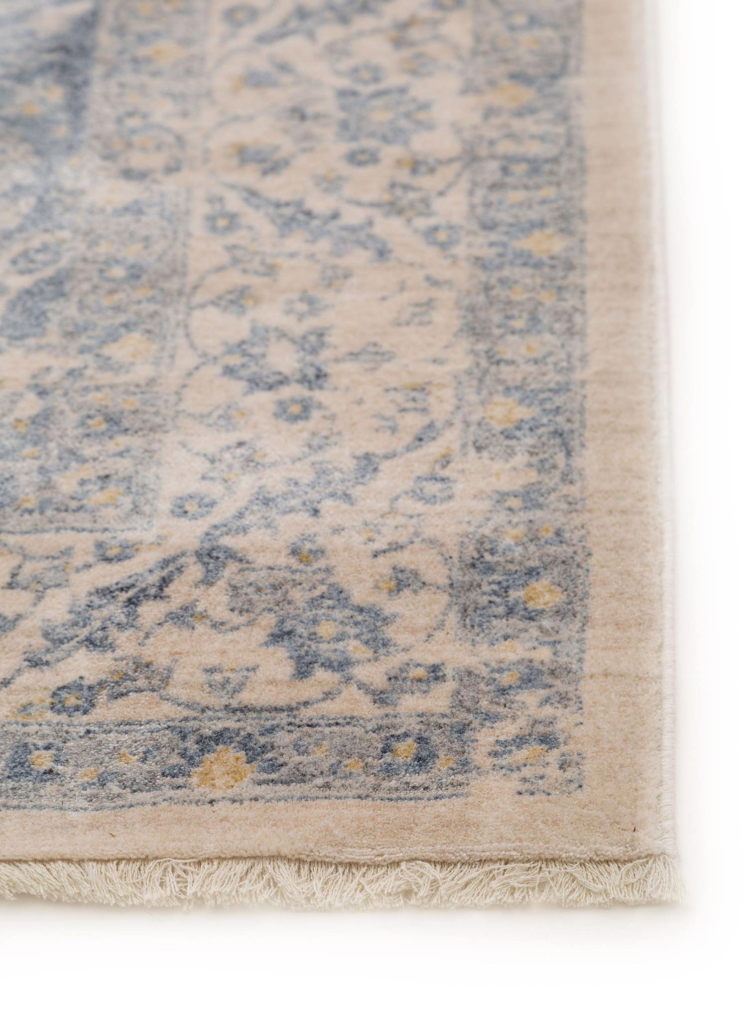 Teppich aus 100% Viskose in Blau mit bis 5 mm hohem Flor von benuta Pop