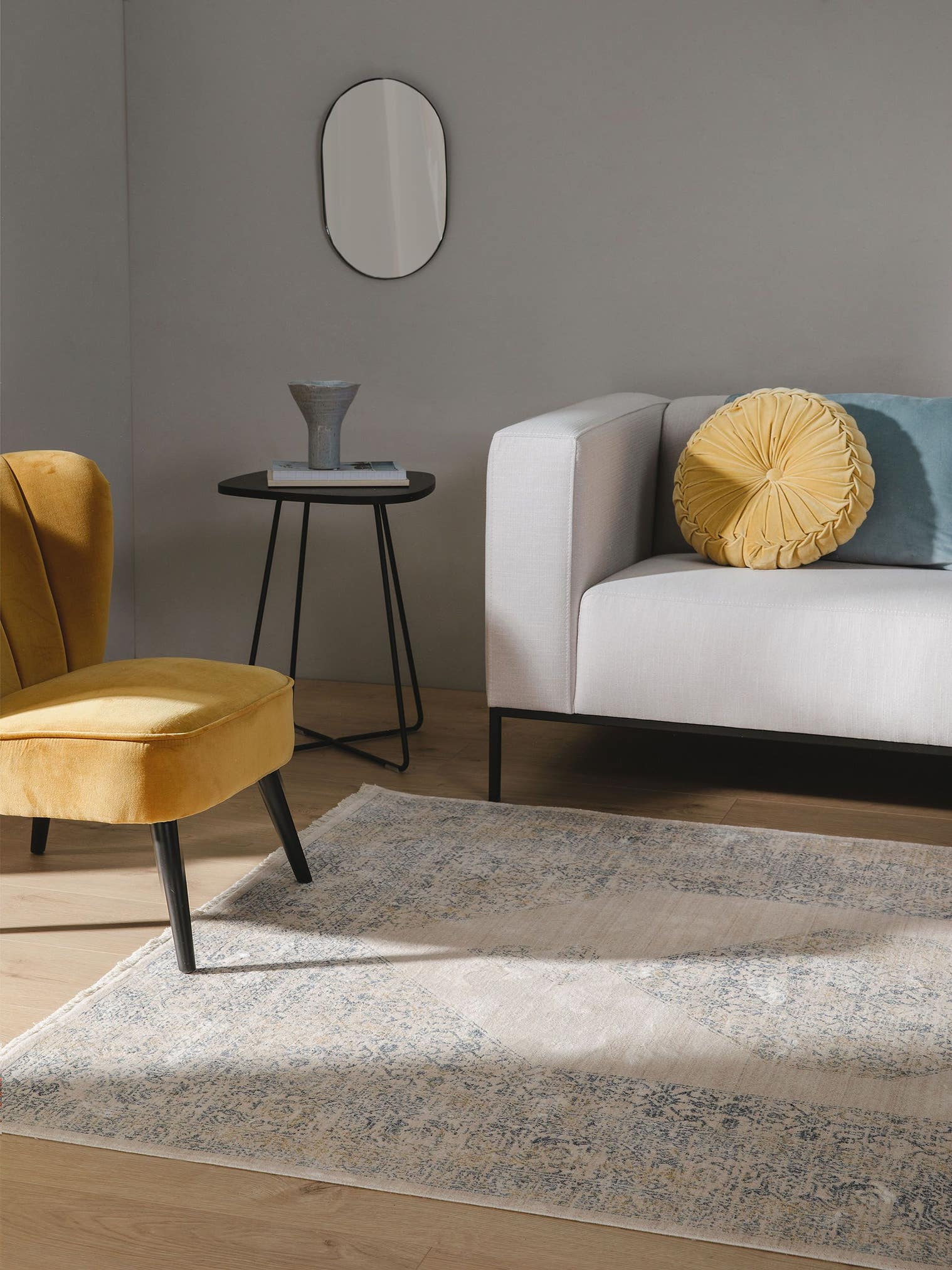 Teppich aus 100% Viskose in Blau mit bis 5 mm hohem Flor von benuta Pop