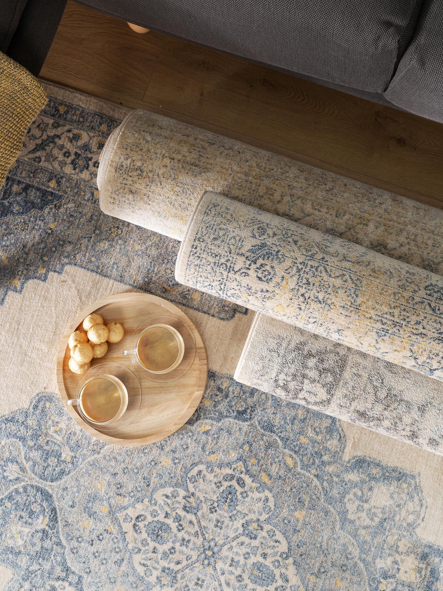 Teppich aus 100% Viskose in Blau mit bis 5 mm hohem Flor von benuta Pop