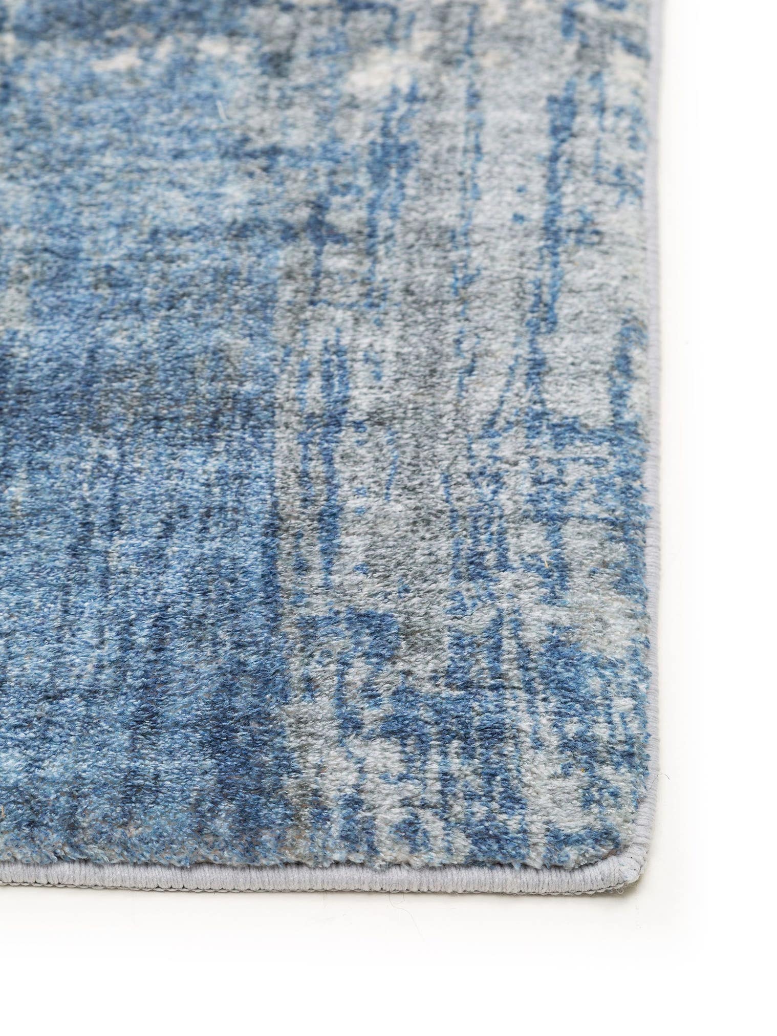Rug made of 100% Polyester in Blue with a 6 - 10 mm high pile by benuta Pop