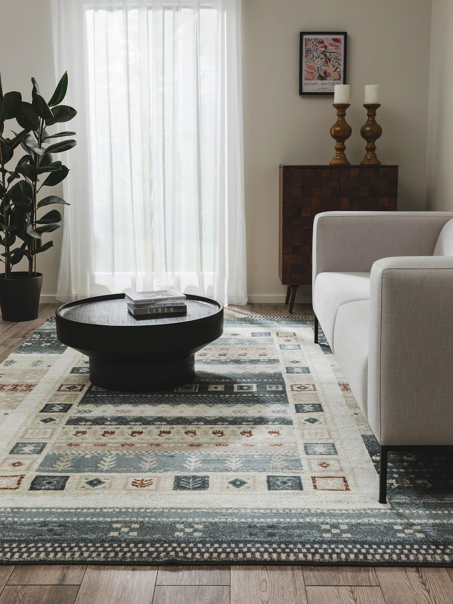 Teppich aus 100% Polyester in Grau mit 6 bis 10 mm hohem Flor von benuta
