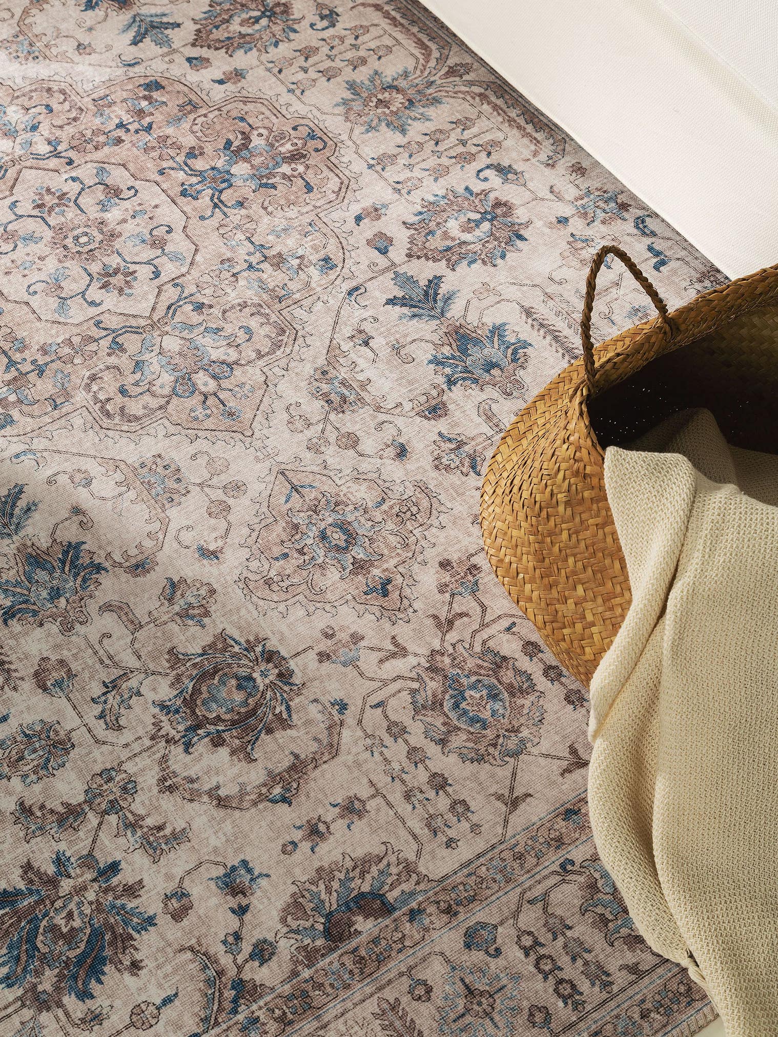 Rug made of 100% Polyester in Beige with a 1- 5 mm high pile by benuta Pop