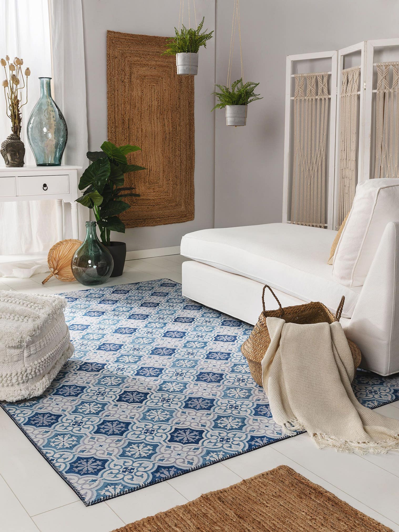 Rug made of 100% Polyester in Blue with a 1- 5 mm high pile by benuta