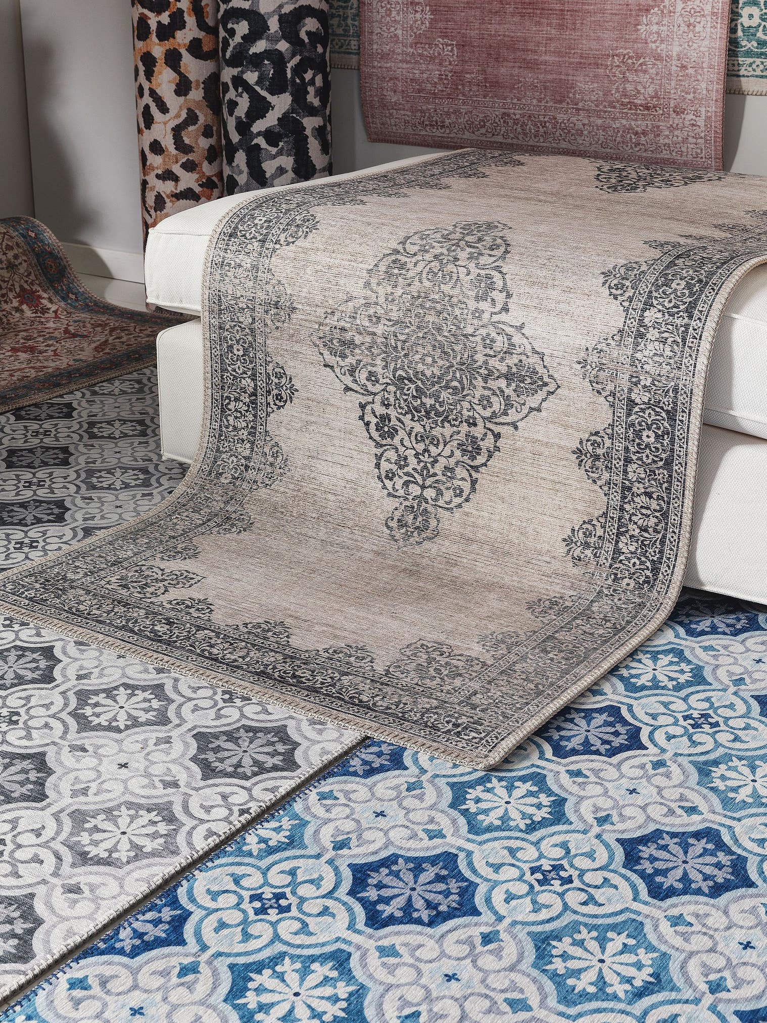 Rug made of 100% Polyester in Blue with a 1- 5 mm high pile by benuta