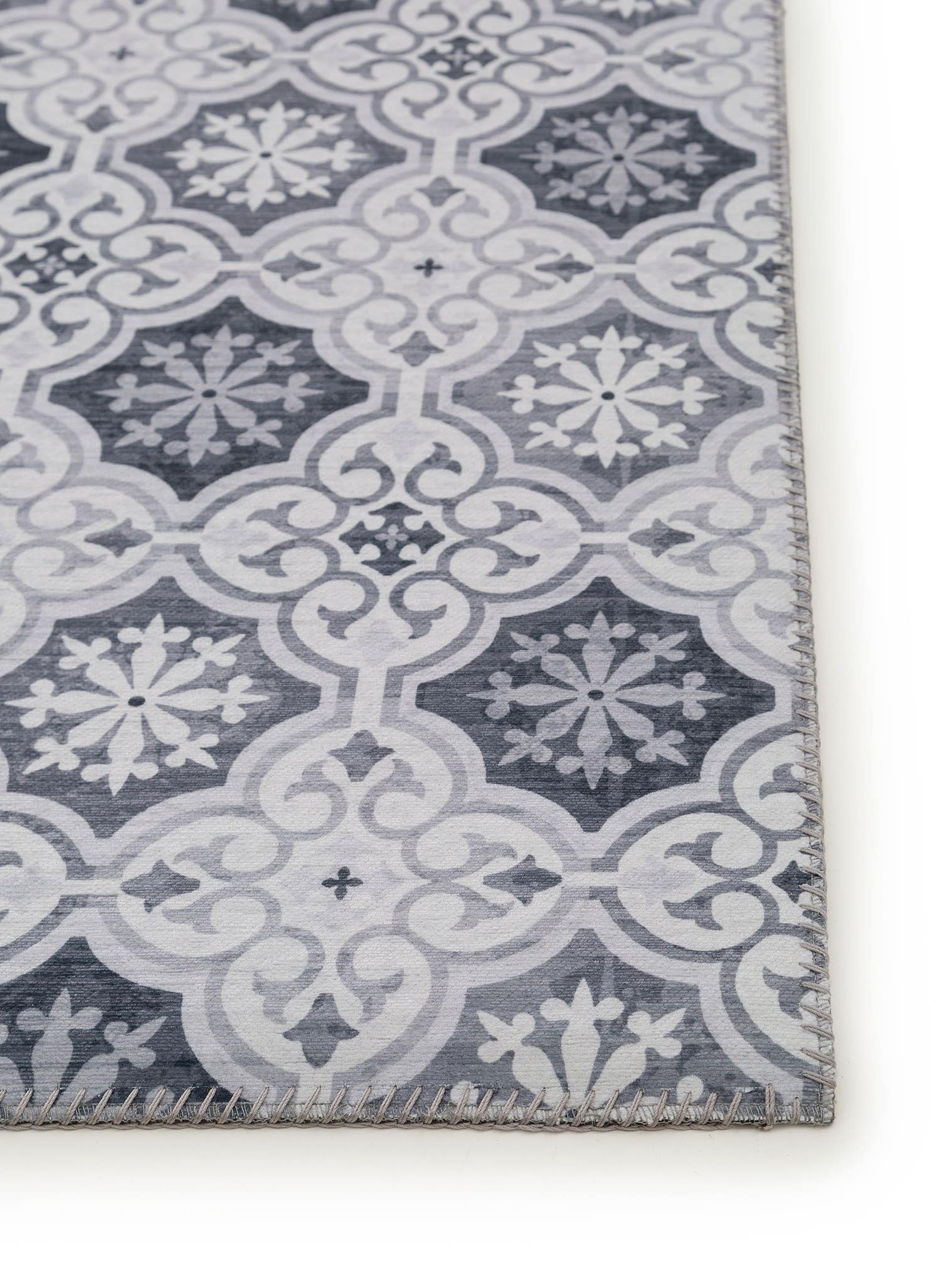 Rug made of 100% Polyester in Grey with a 1- 5 mm high pile by benuta