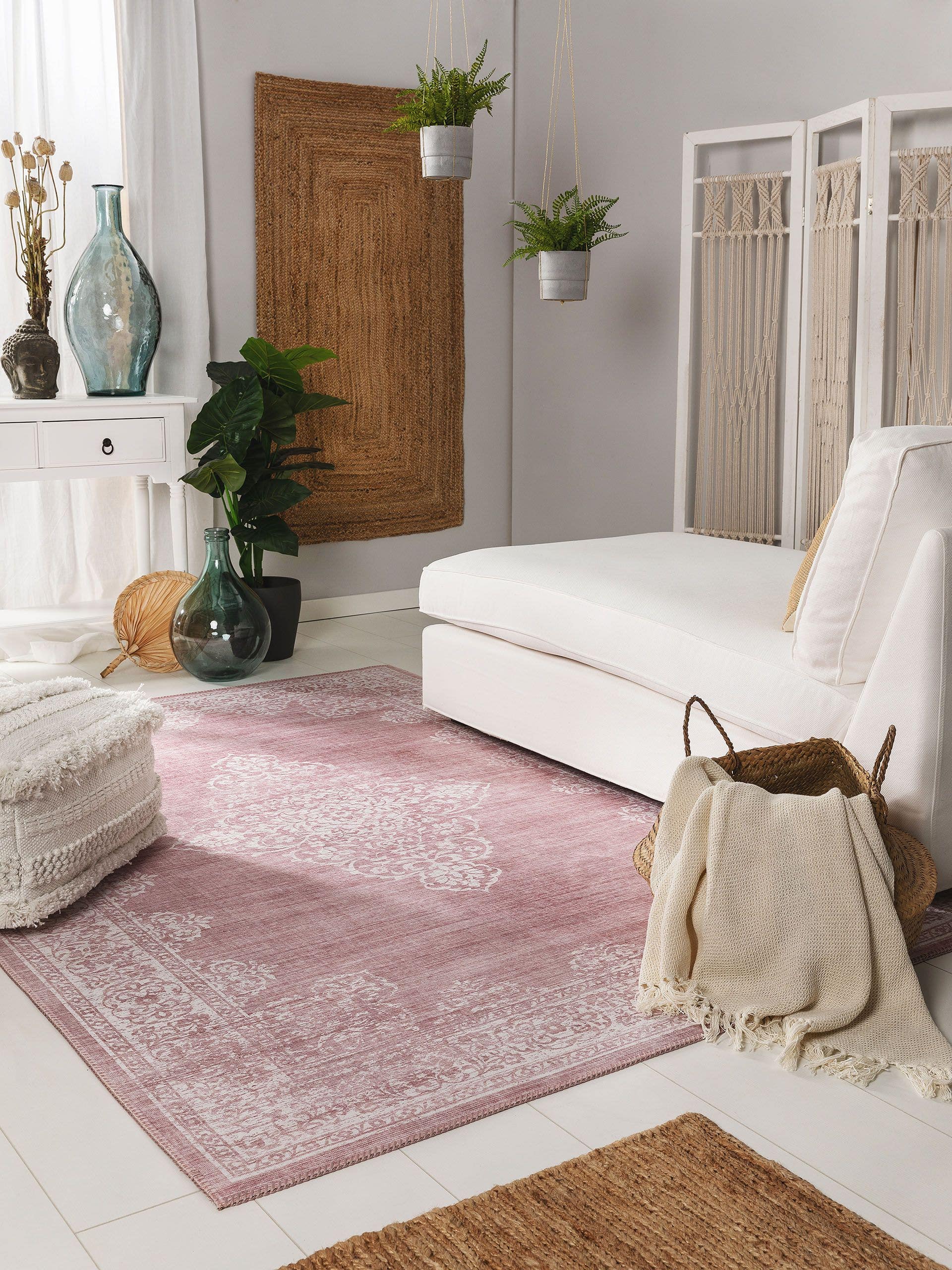 Rug made of 100% Polyester in Pink with a 1- 5 mm high pile by benuta Pop