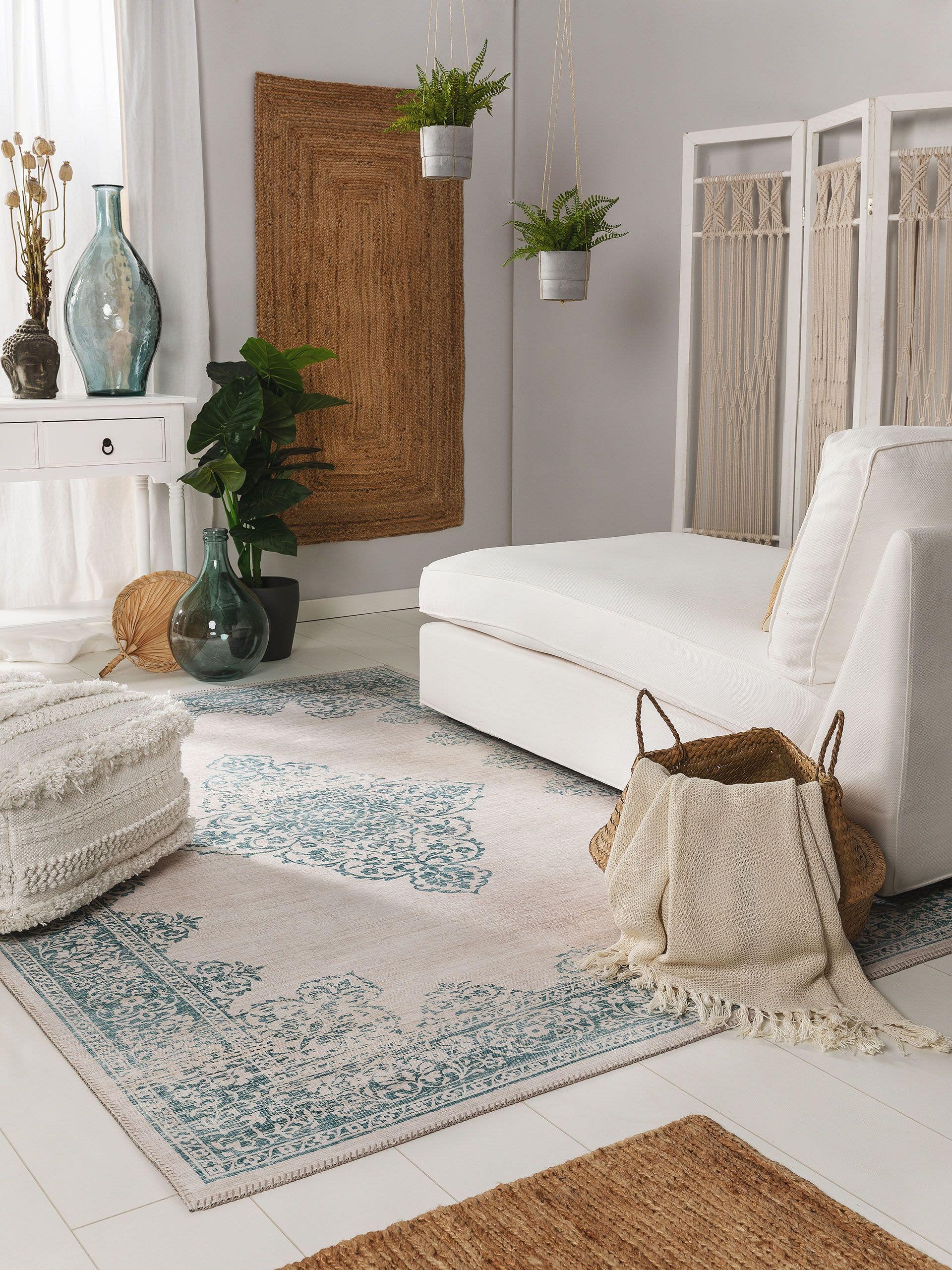 Rug made of 100% Polyester in Turquoise with a 1- 5 mm high pile by benuta Pop