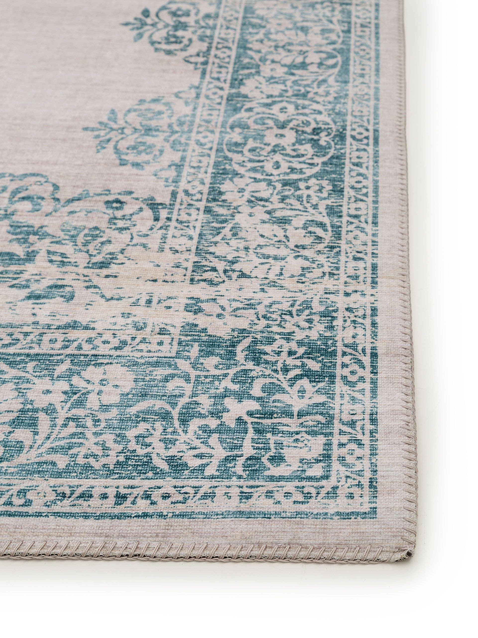 Rug made of 100% Polyester in Turquoise with a 1- 5 mm high pile by benuta Pop