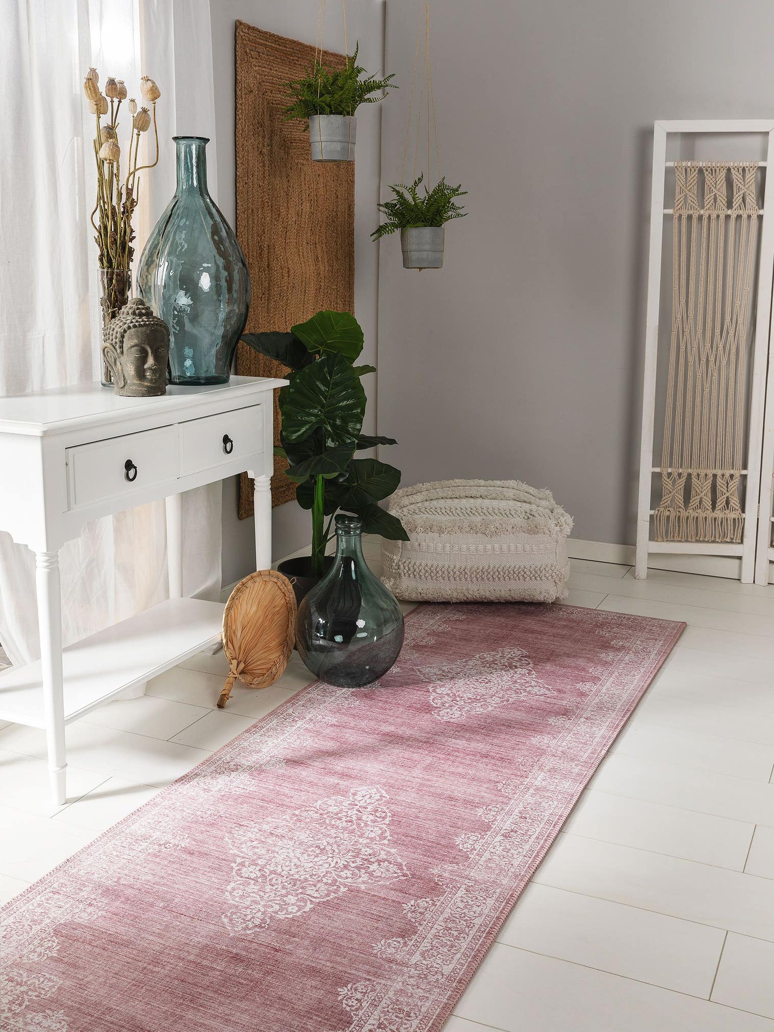 Matta av 100% Polyester i Rosa med 1- 5 mm hög lugg från benuta Pop