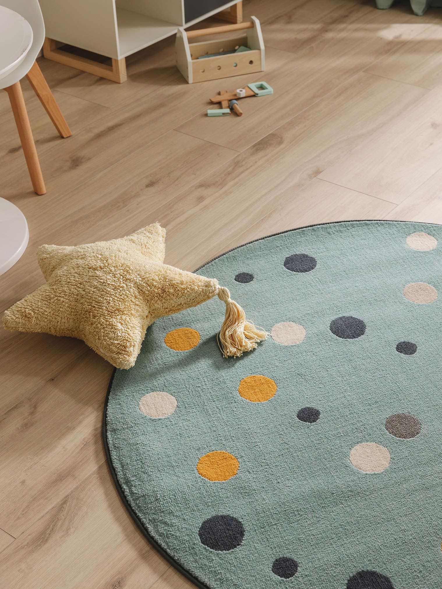 Tapis en 100% Polypropylène en Multicouleur avec une pile de 6 - 10 mm de hauteur de Lytte