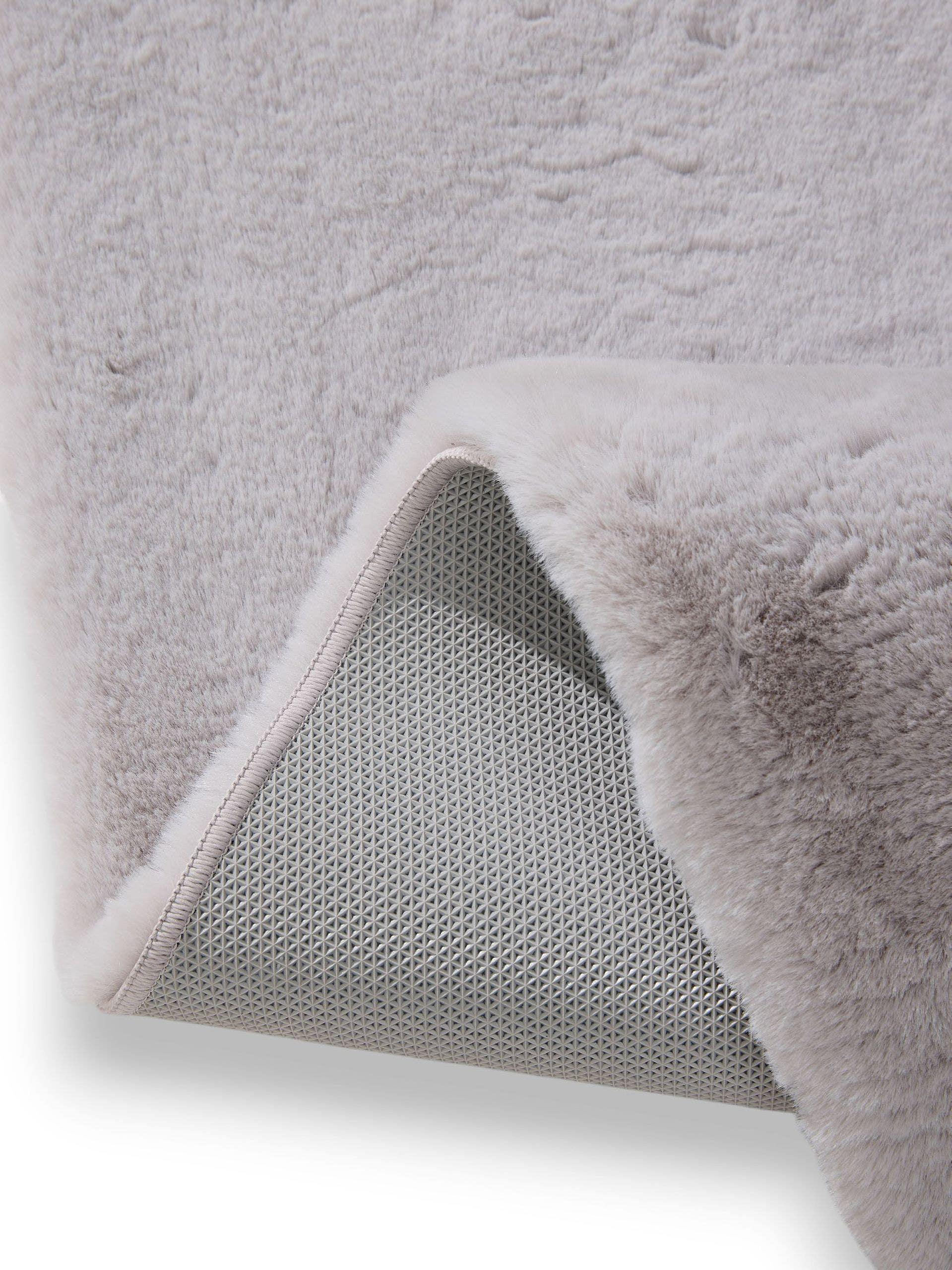 Rug made of 100% Polyester in Grey with a 21 - 30 mm high pile by benuta Nest