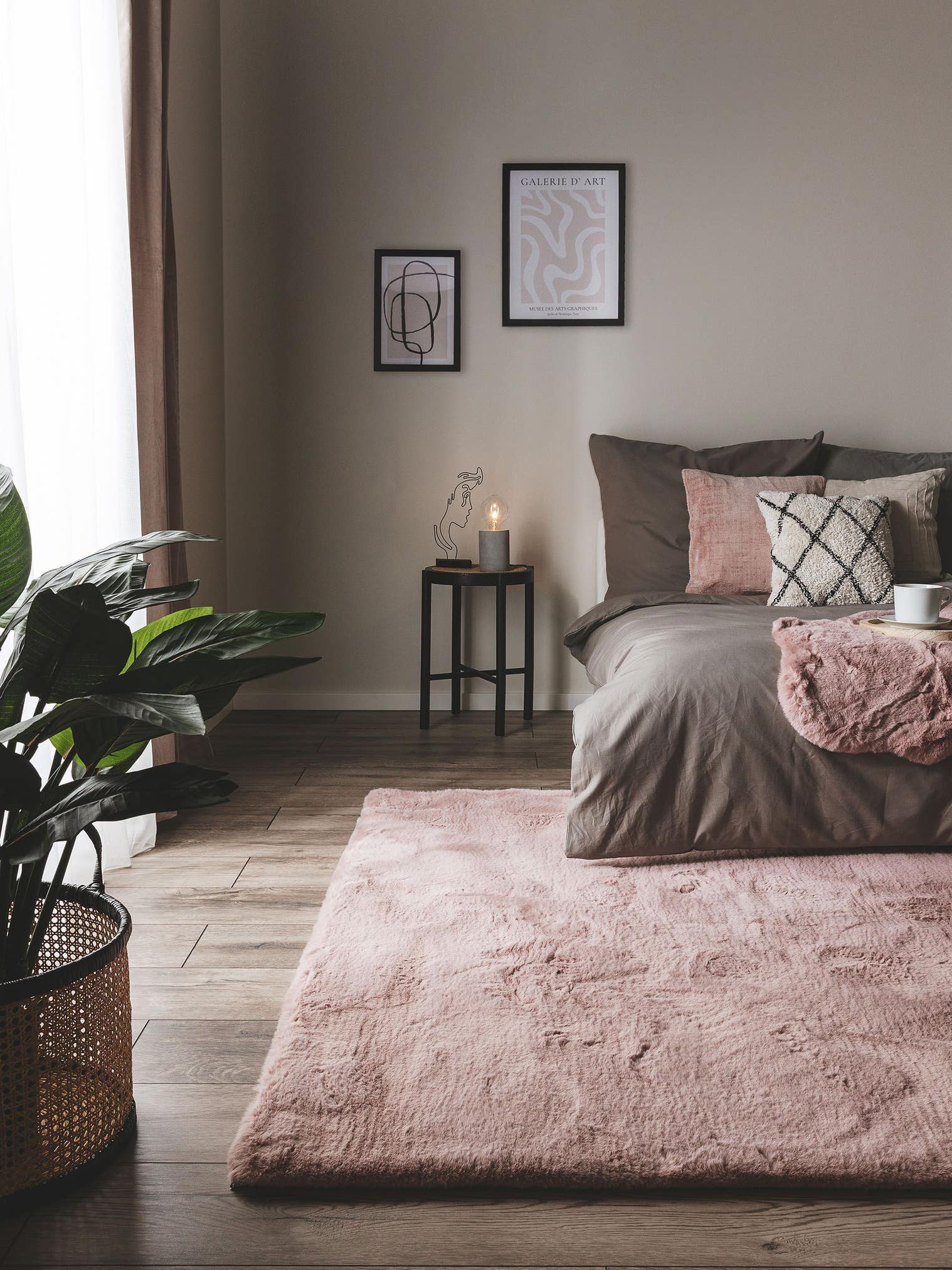 Teppich aus 100% Polyester in Rosa mit 21 bis 30 mm hohem Flor von benuta Nest