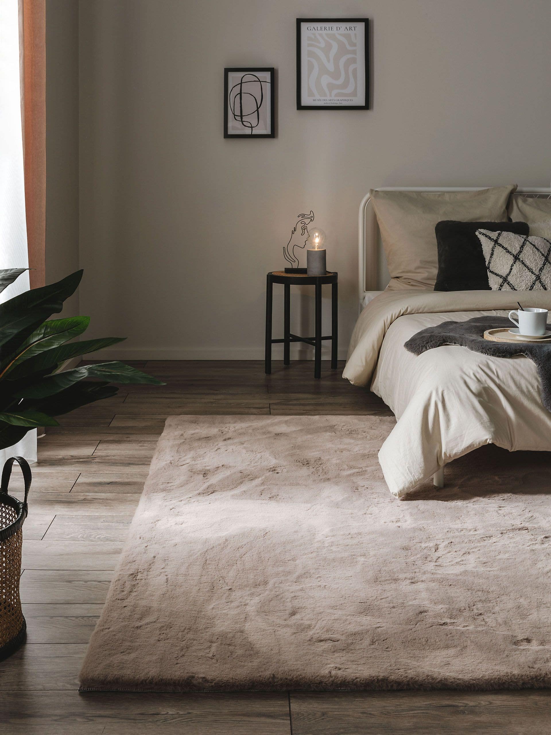 Rug made of 100% Polyester in Taupe with a 31 - 40 mm high pile by benuta Nest