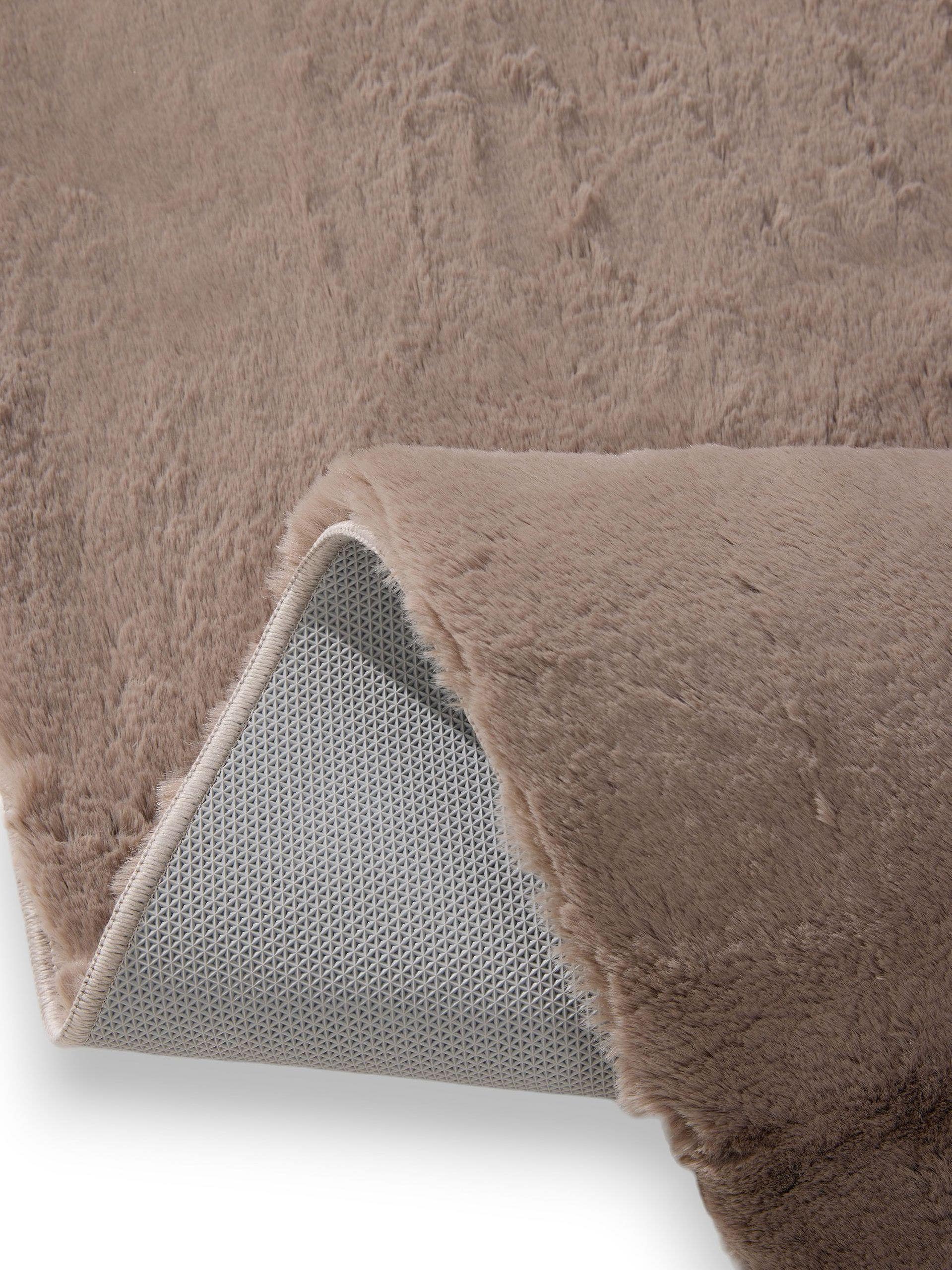 Rug made of 100% Polyester in Taupe with a 31 - 40 mm high pile by benuta Nest