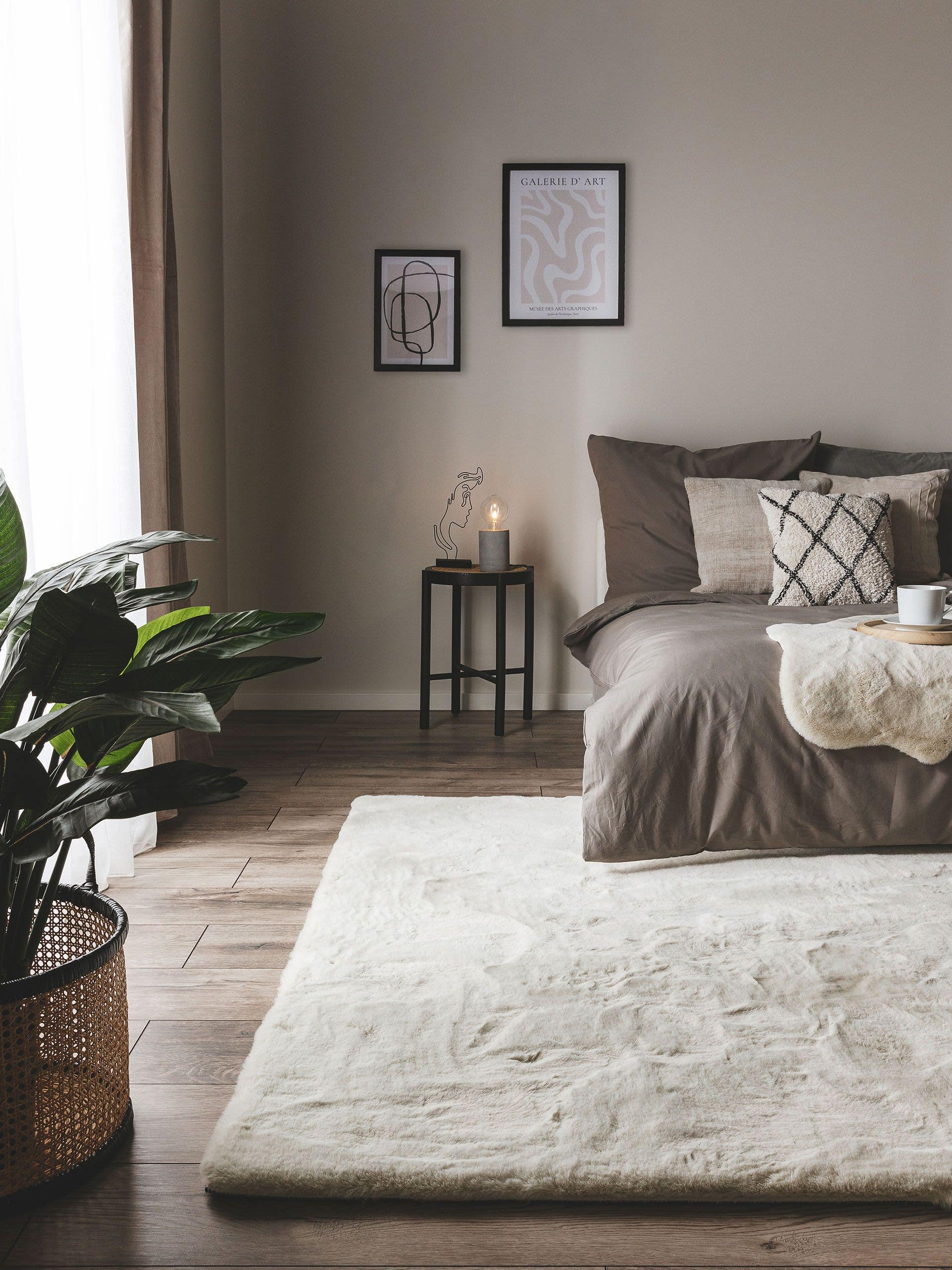 Rug made of 100% Polyester in Beige with a 21 - 30 mm high pile by benuta Nest