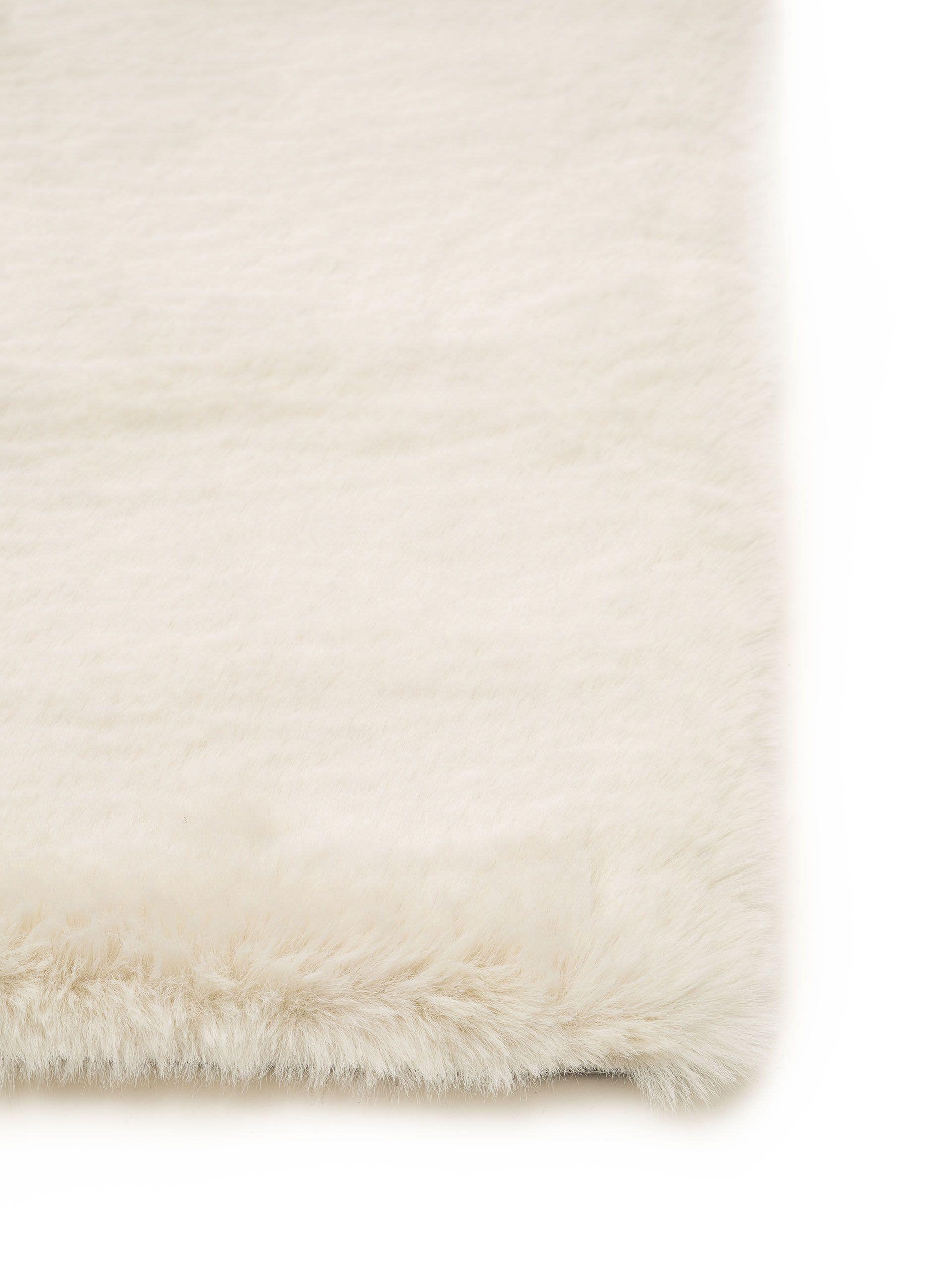 Rug made of 100% Polyester in Beige with a 21 - 30 mm high pile by benuta Nest