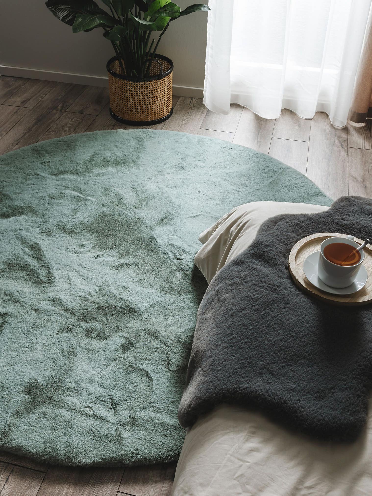 Rug made of 100% Polyester in Turquoise with a 21 - 30 mm high pile by benuta Nest