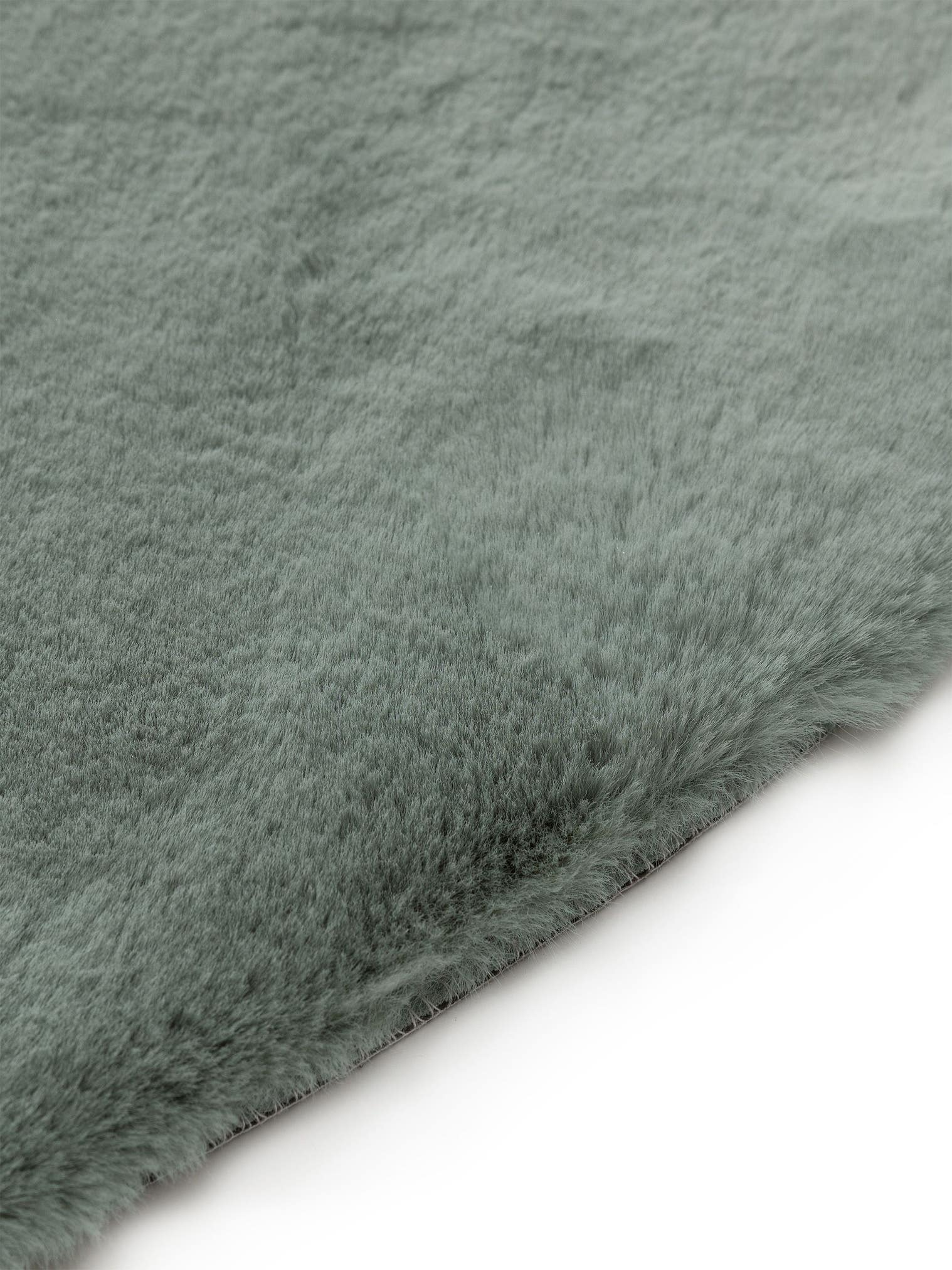 Rug made of 100% Polyester in Turquoise with a 21 - 30 mm high pile by benuta Nest
