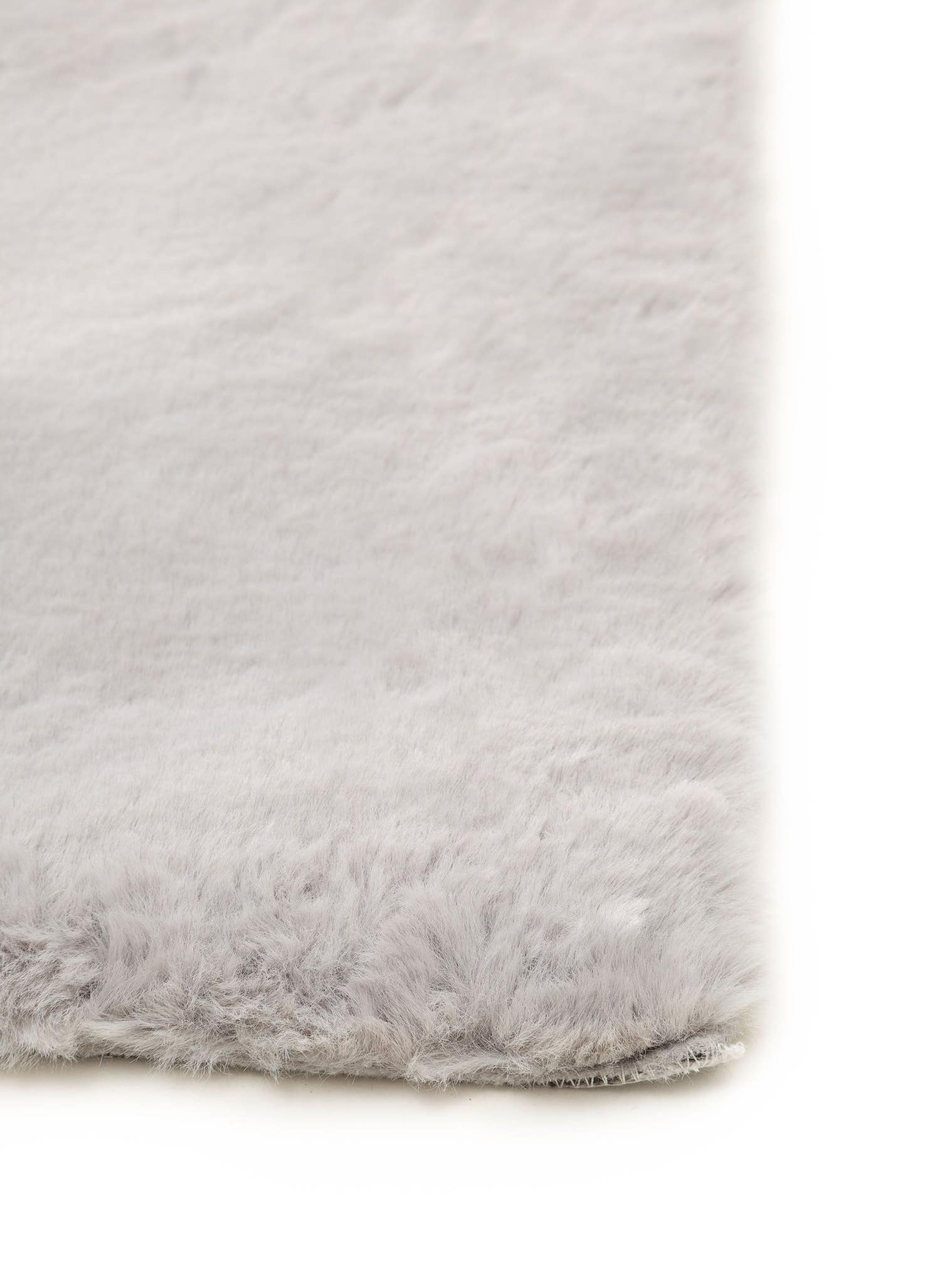Teppich aus 100% Polyester in Grau mit 21 bis 30 mm hohem Flor von benuta Nest