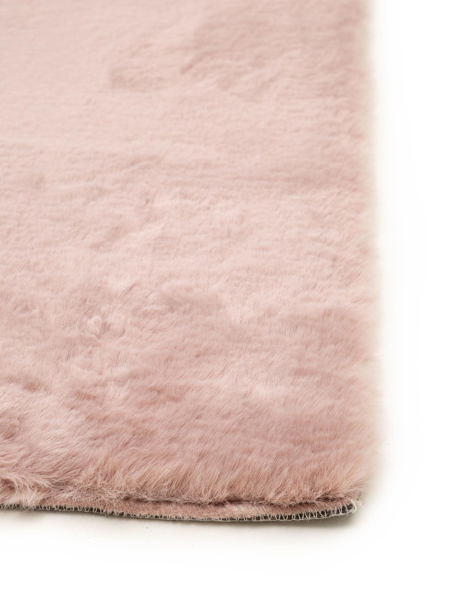 Tapijt van 100% Polyester in Roze met een 21 - 30 mm hoge pool van benuta Nest