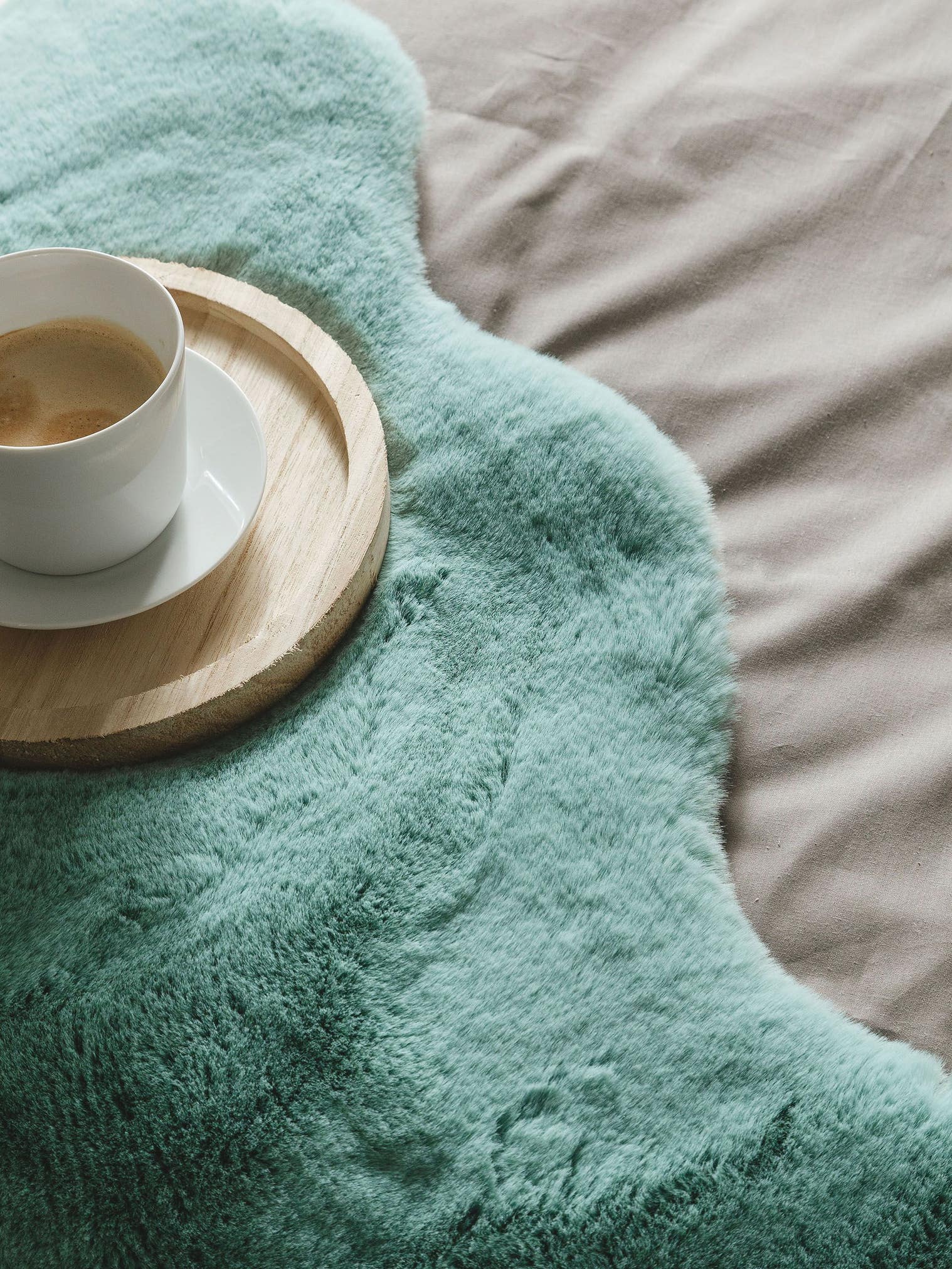 Rug made of 100% Polyester in Blue with a 21 - 30 mm high pile by benuta Nest