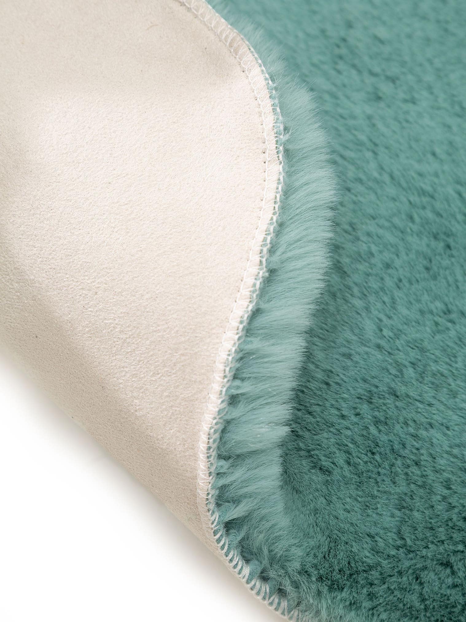 Rug made of 100% Polyester in Blue with a 21 - 30 mm high pile by benuta Nest