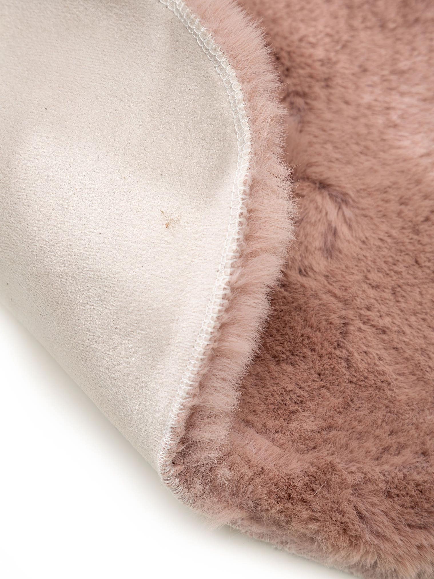Rug made of 100% Polyester in Pink with a 21 - 30 mm high pile by benuta Nest