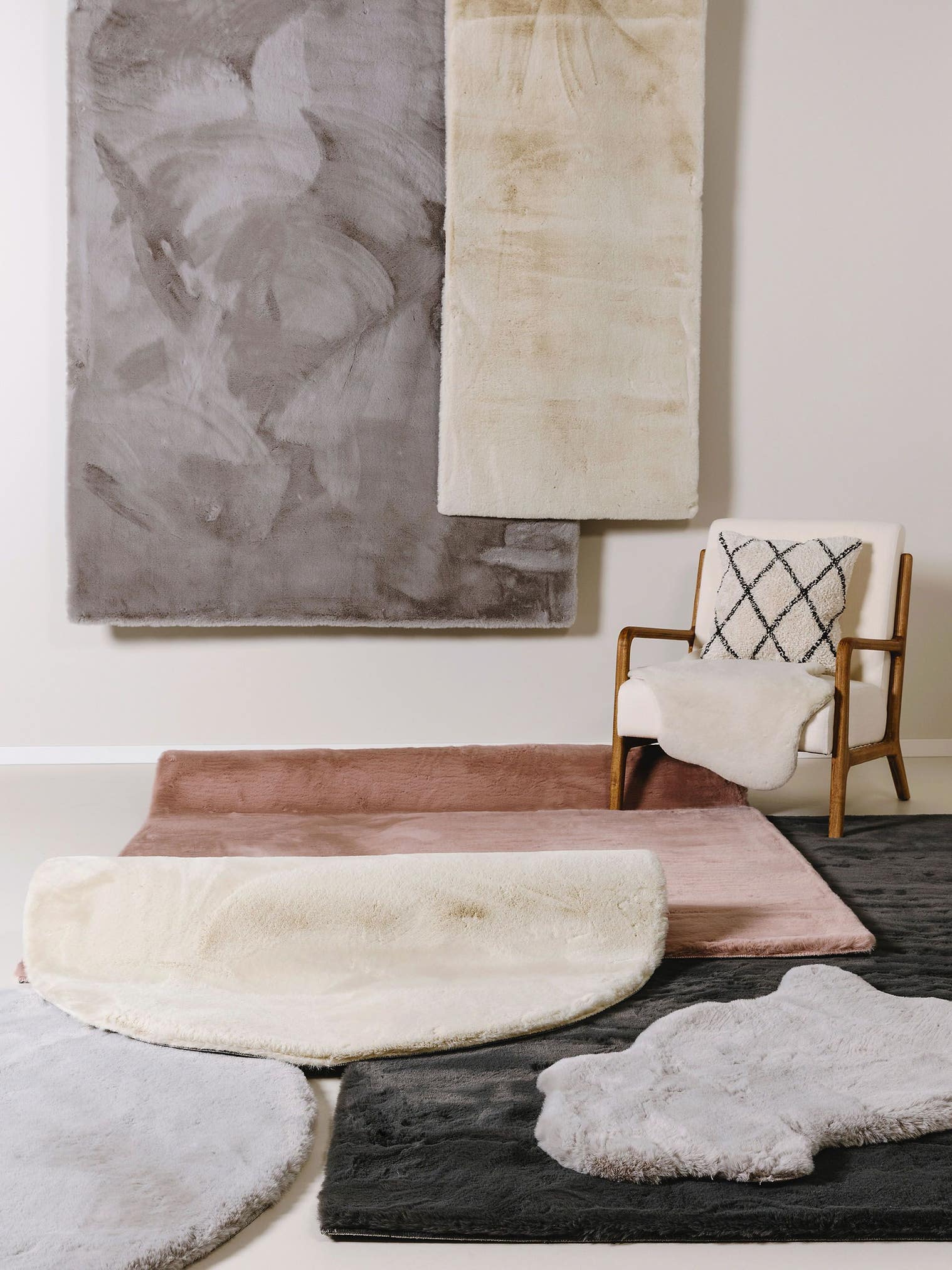 Rug made of 100% Polyester in Pink with a 21 - 30 mm high pile by benuta Nest