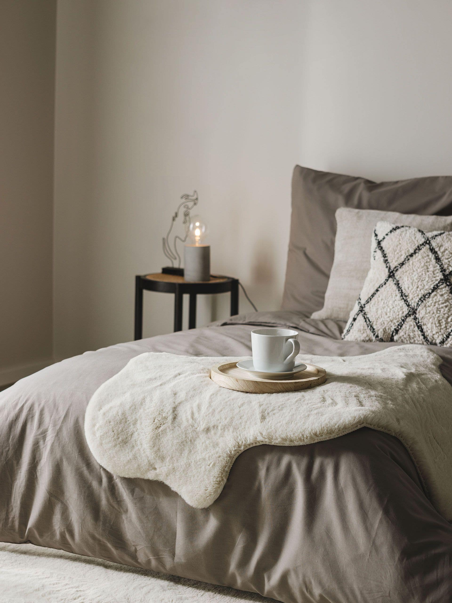 Rug made of 100% Polyester in Beige with a 11 - 20 mm high pile by benuta Nest