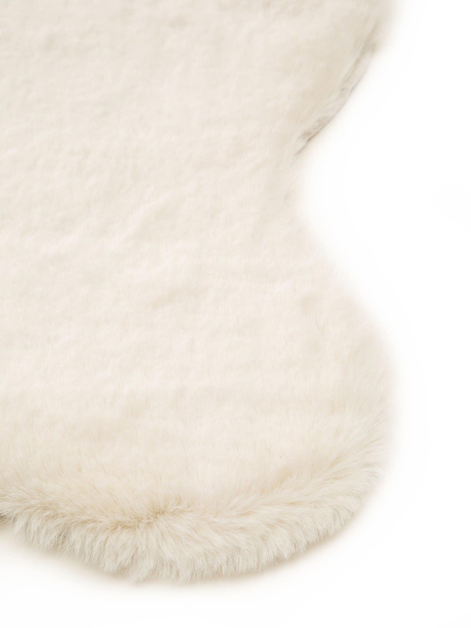 Teppich aus 100% Polyester in Beige mit 11 bis 20 mm hohem Flor von benuta Nest