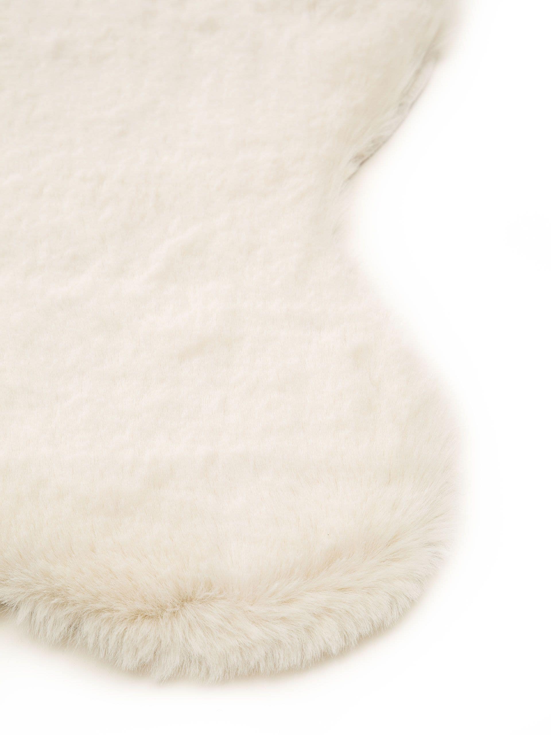 Rug made of 100% Polyester in Beige with a 11 - 20 mm high pile by benuta Nest