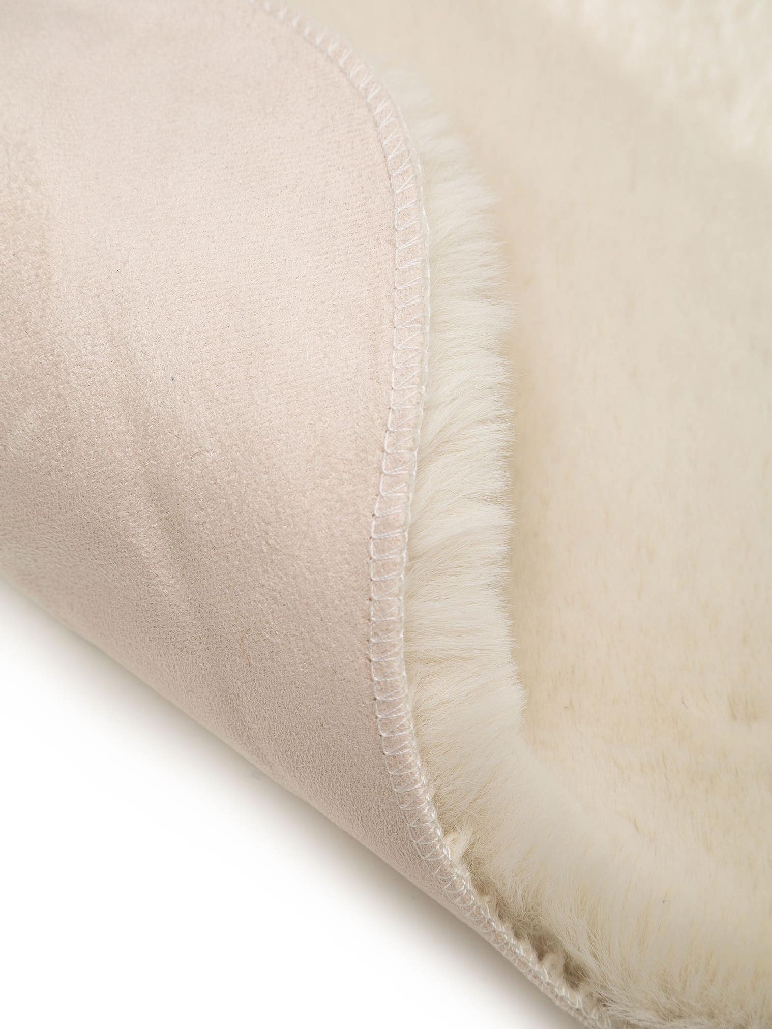 Teppich aus 100% Polyester in Beige mit 11 bis 20 mm hohem Flor von benuta Nest