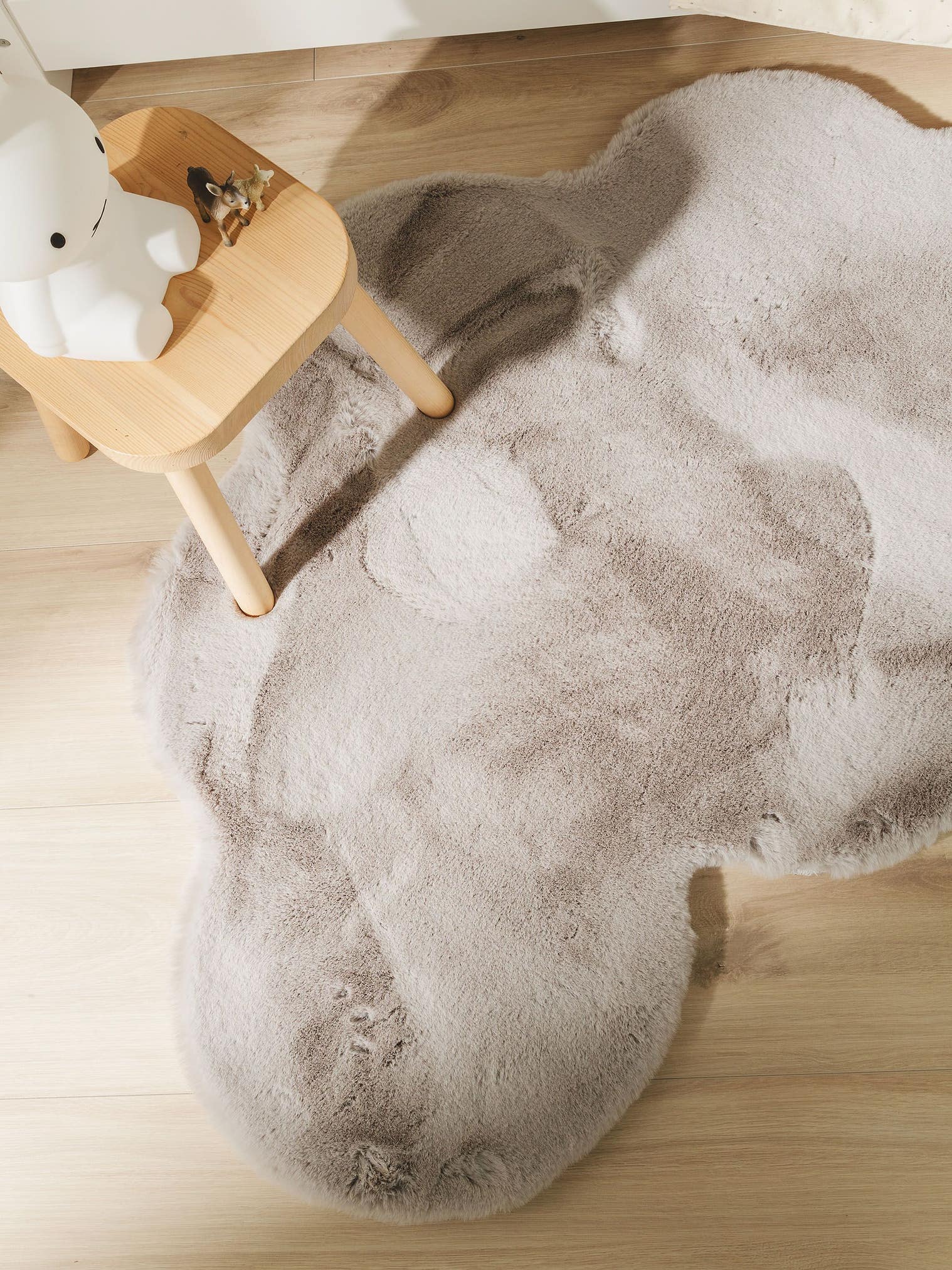 Tapis en 100% Polyester en Gris avec une pile de 21 - 30 mm de hauteur de Lytte