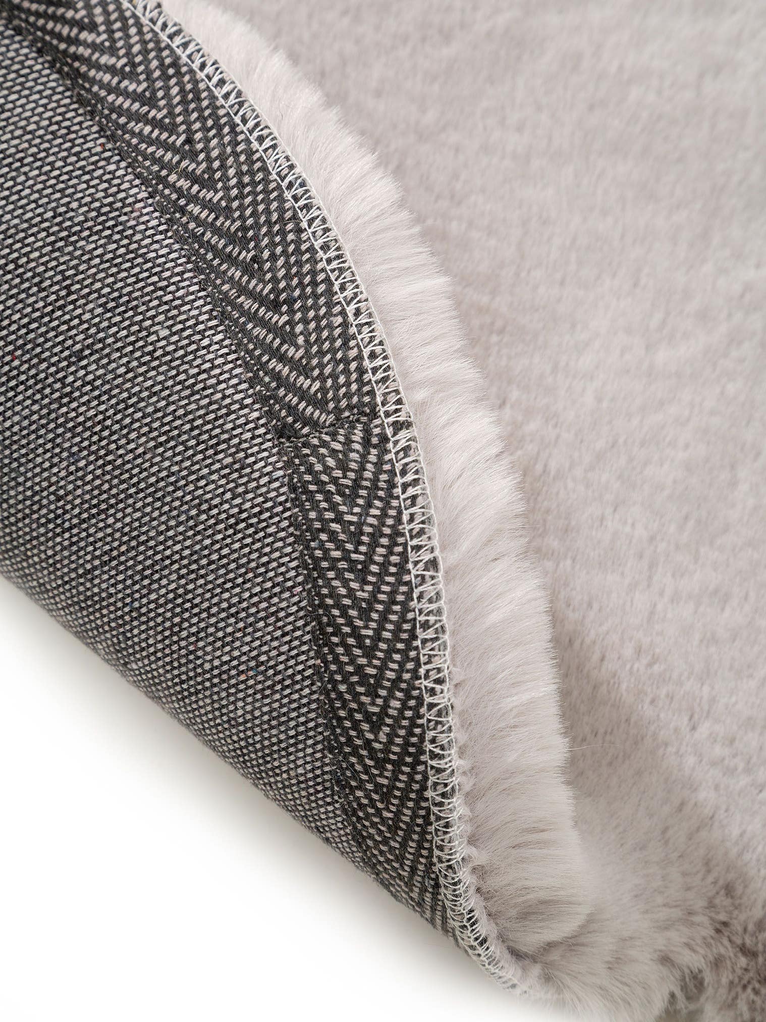 Tapis en 100% Polyester en Gris avec une pile de 21 - 30 mm de hauteur de Lytte