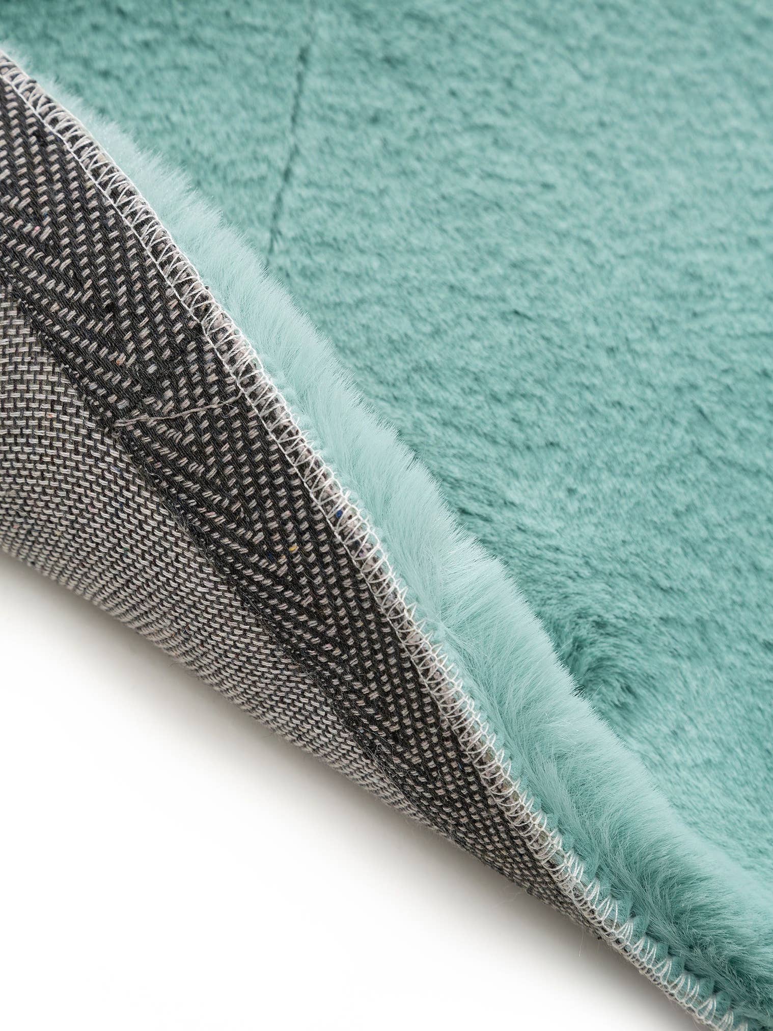 Teppich aus 100% Polyester in Blau mit 21 bis 30 mm hohem Flor von Lytte