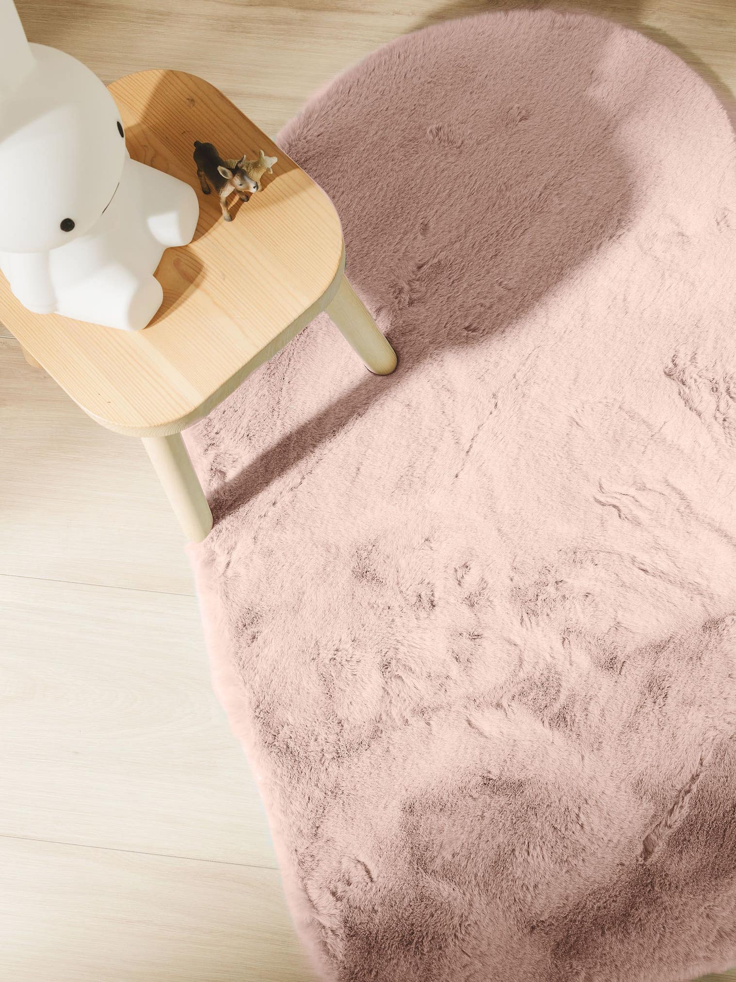 Tapis en 100% Polyester en Rose avec une pile de 21 - 30 mm de hauteur de Lytte