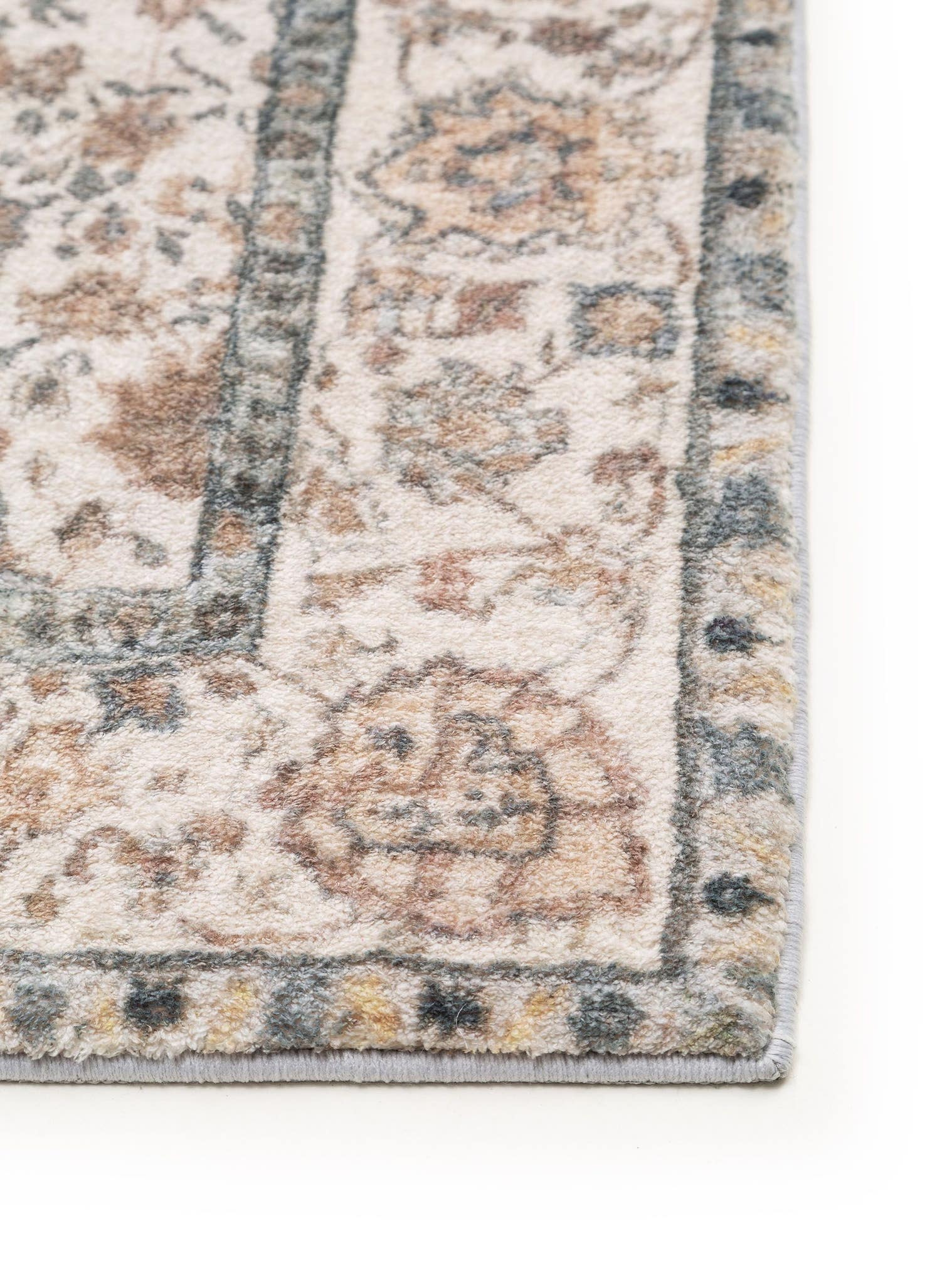 Matta av 100% Polyester i Beige med 6 - 10 mm hög lugg från benuta Pop