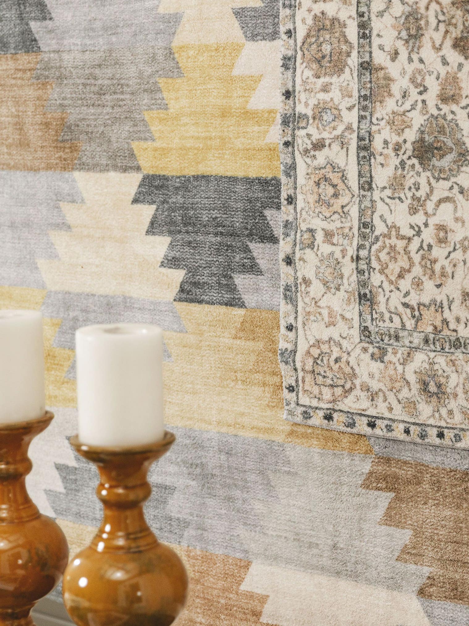 Matta av 100% Polyester i Beige med 6 - 10 mm hög lugg från benuta Pop