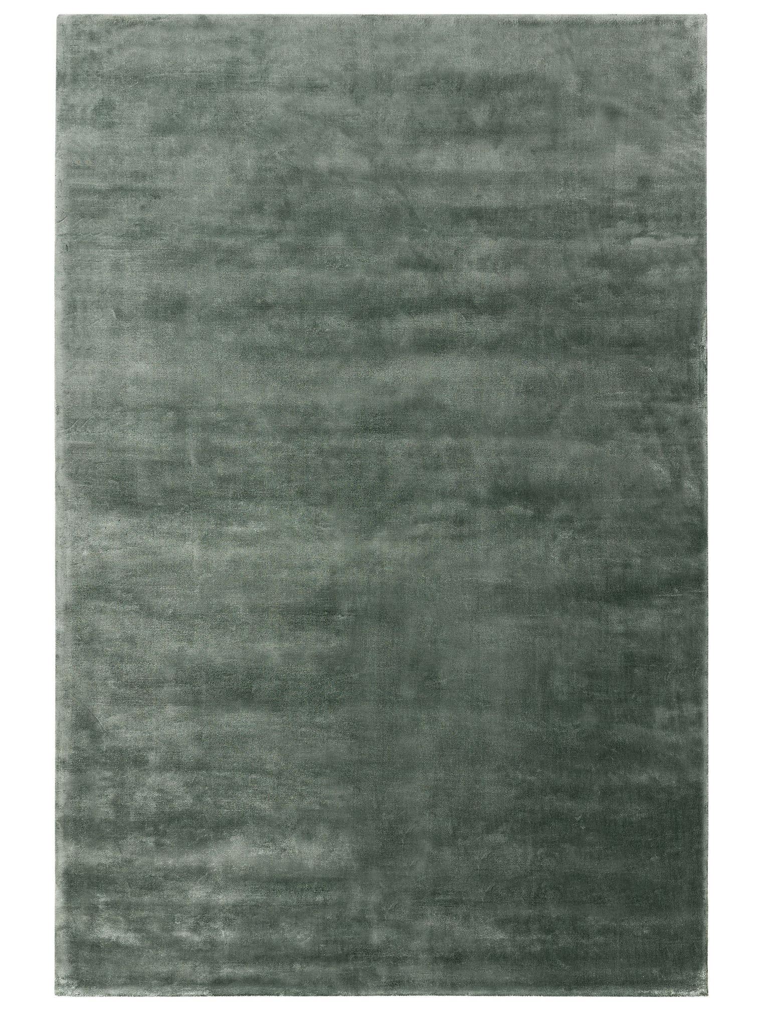 Rug made of 100% Viscose in Green with a 6 - 10 mm high pile by benuta Pure