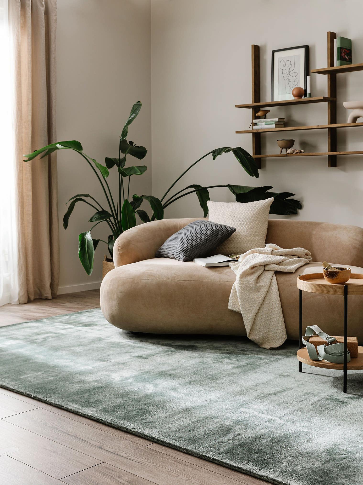 Rug made of 100% Viscose in Green with a 6 - 10 mm high pile by benuta Pure