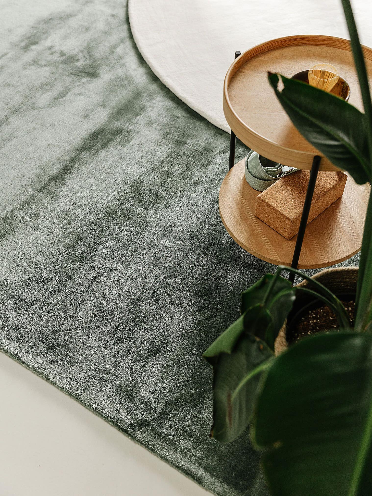Rug made of 100% Viscose in Green with a 6 - 10 mm high pile by benuta Pure