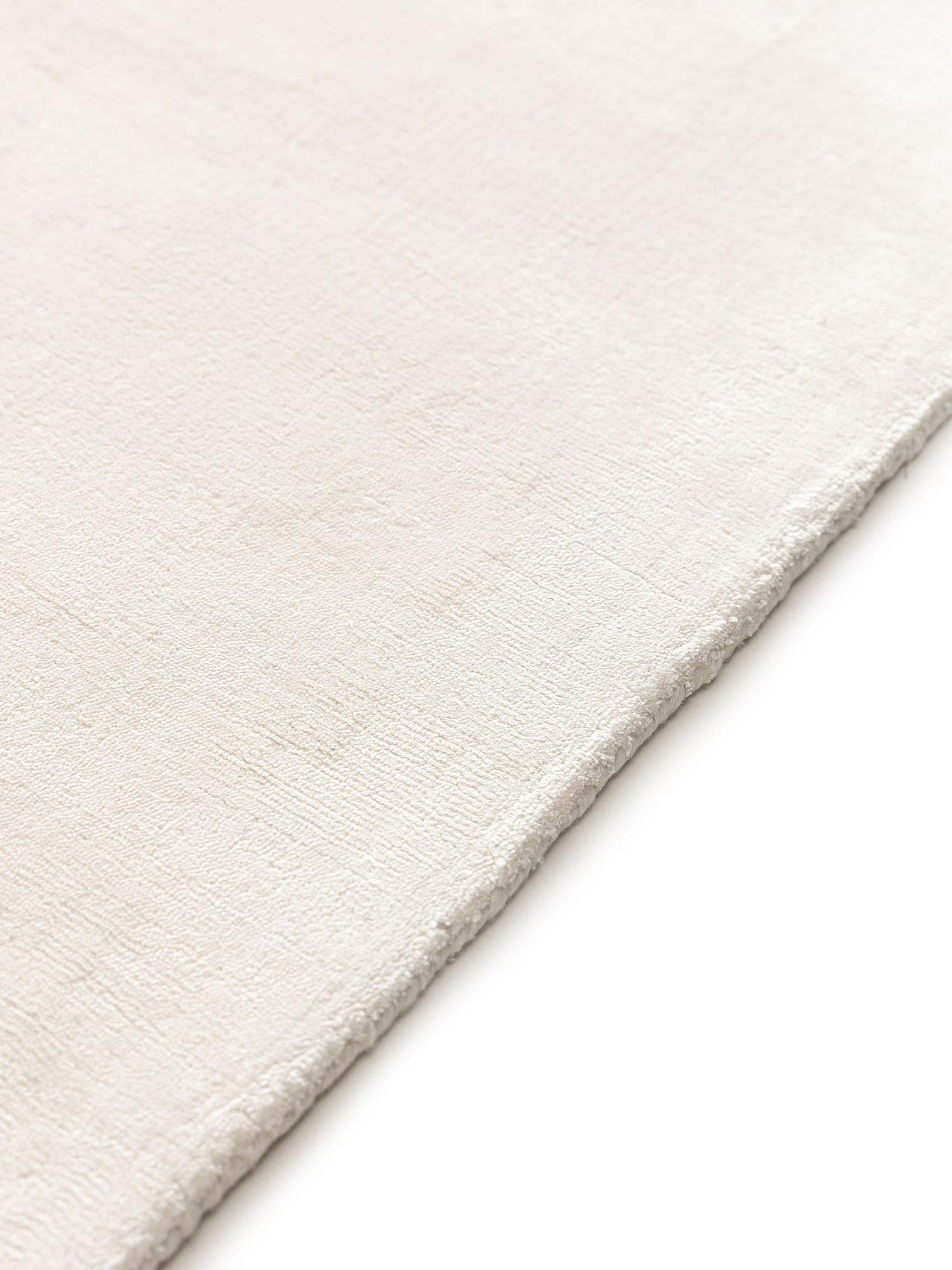 Tapijt van 100% Viscose in Grijs met een 6 - 10 mm hoge pool van benuta Pure