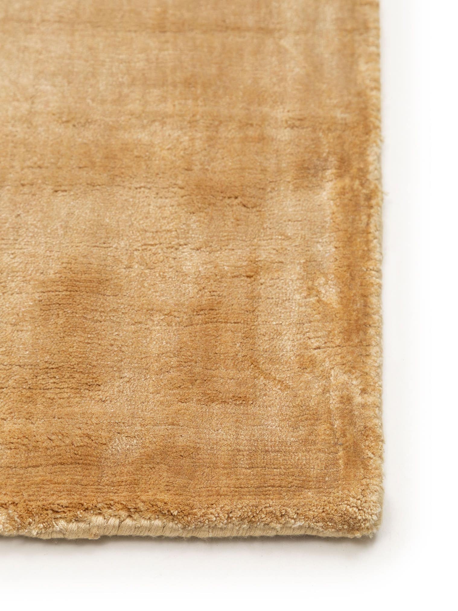 Rug made of 100% Viscose in Yellow with a 6 - 10 mm high pile by benuta Pure