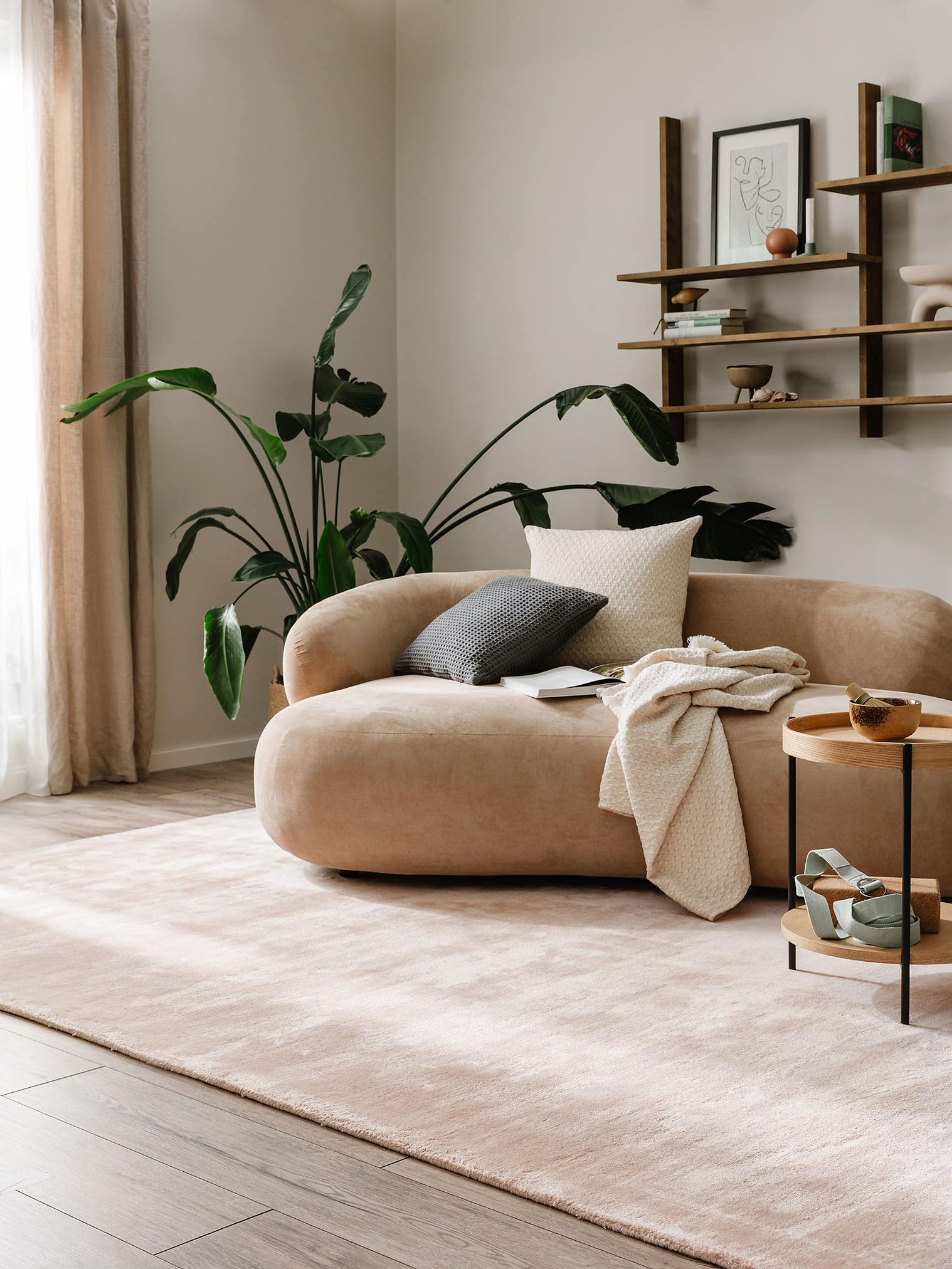 Rug made of 100% Viscose in Pink with a 6 - 10 mm high pile by benuta Pure