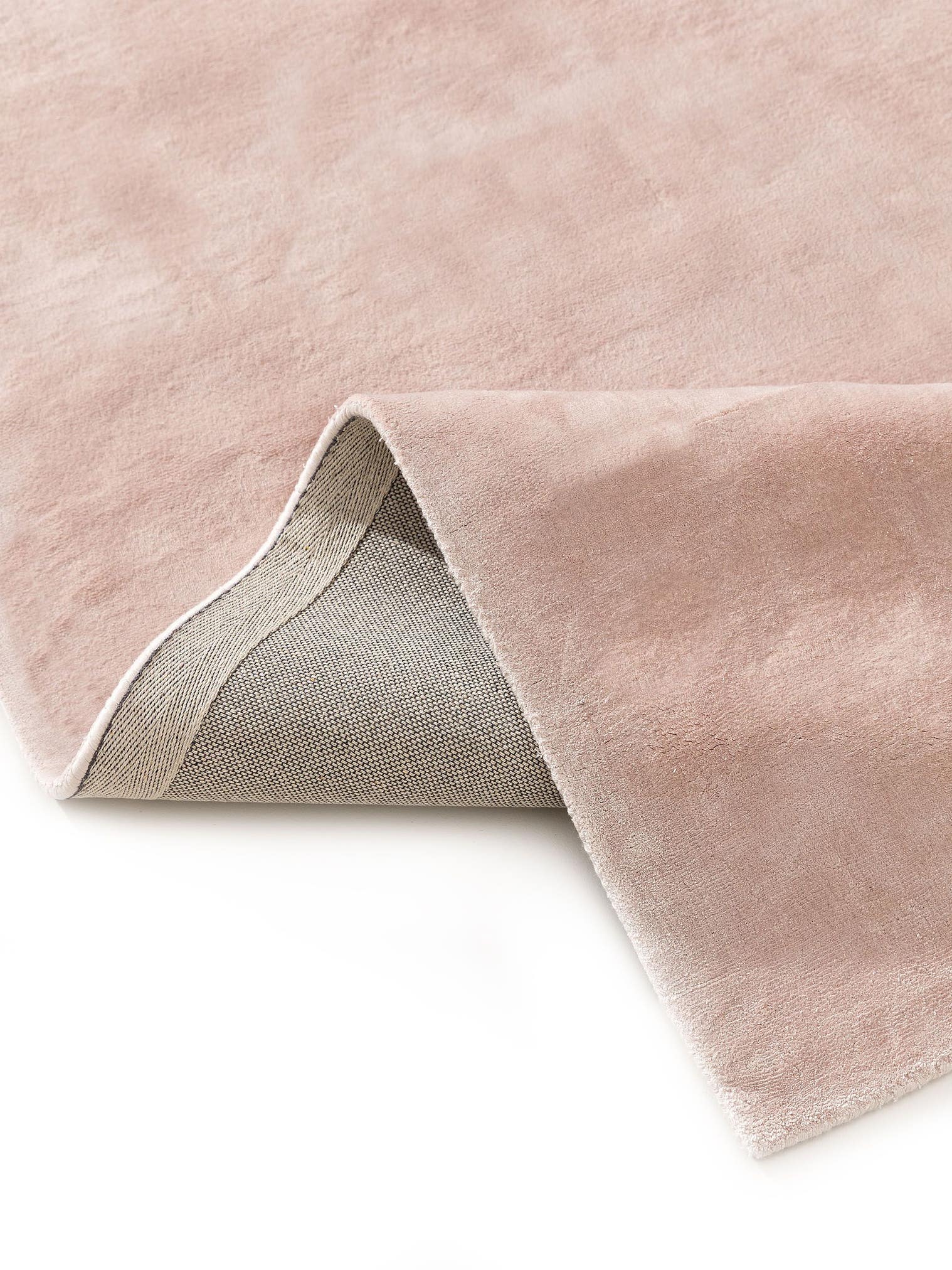 Rug made of 100% Viscose in Pink with a 6 - 10 mm high pile by benuta Pure