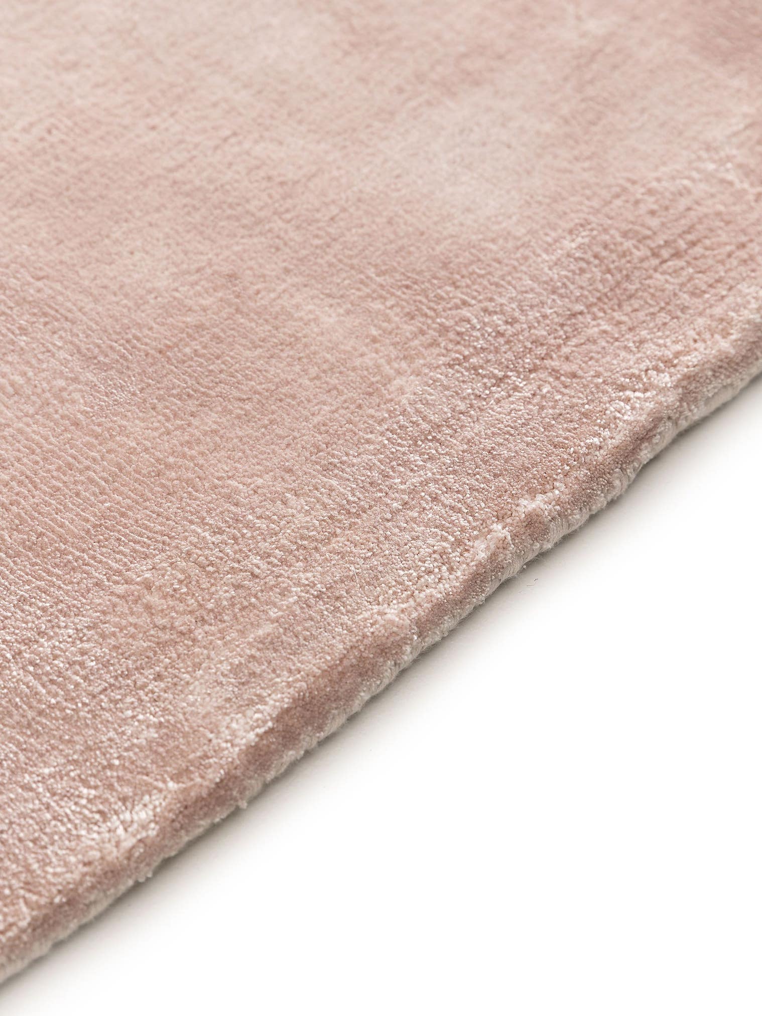 Rug made of 100% Viscose in Pink with a 6 - 10 mm high pile by benuta Pure