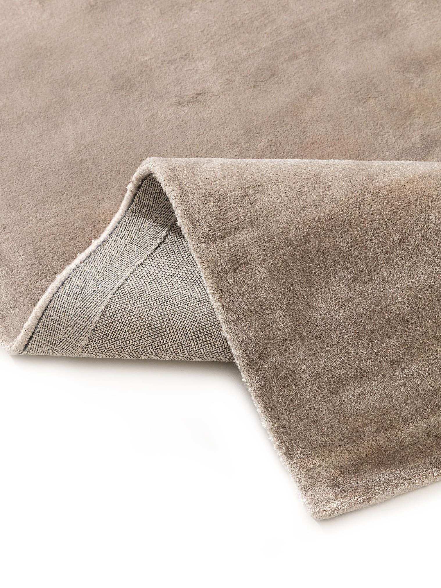 Rug made of 100% Viscose in Taupe with a 6 - 10 mm high pile by benuta Pure